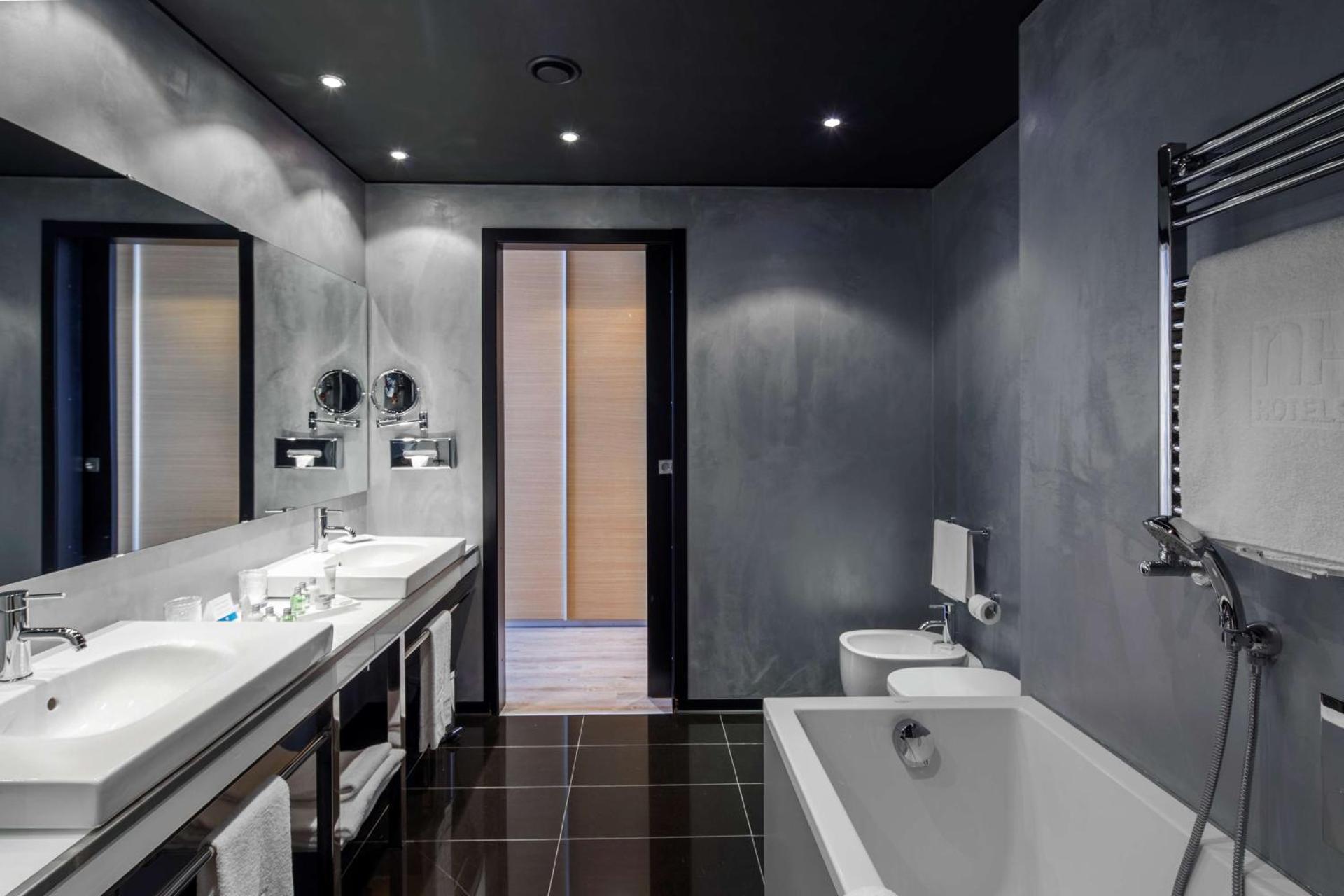 NH Milano Fiera - Photo 9