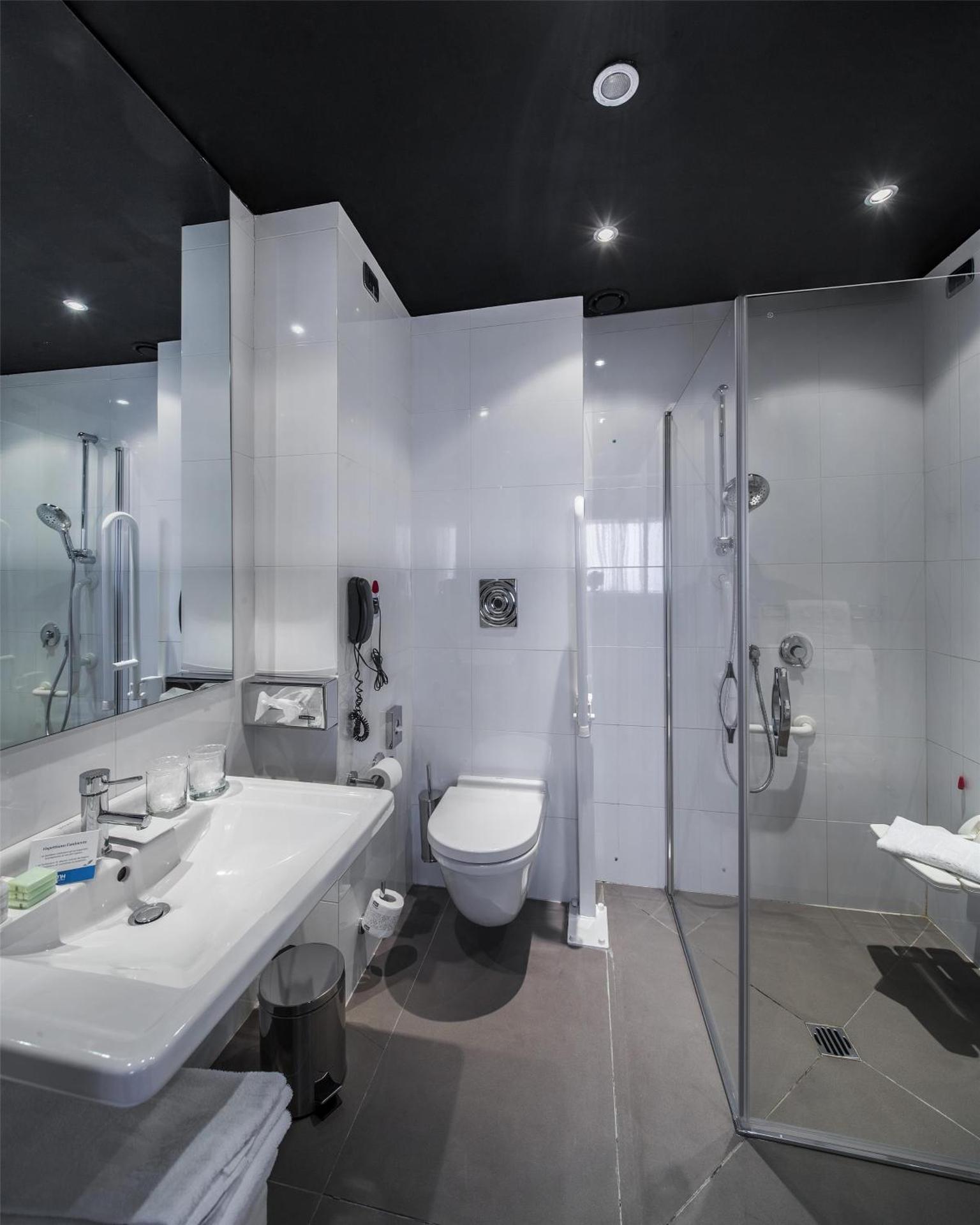 NH Milano Fiera - Photo 11