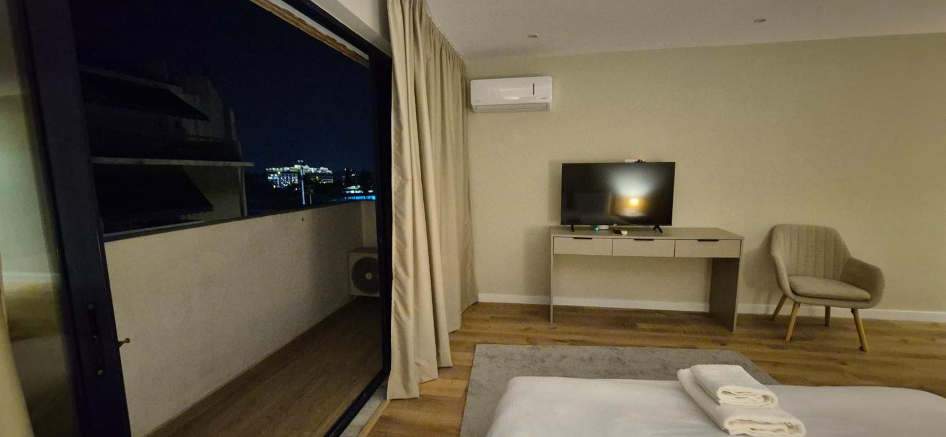 Figleaf Kypseli - Photo 69