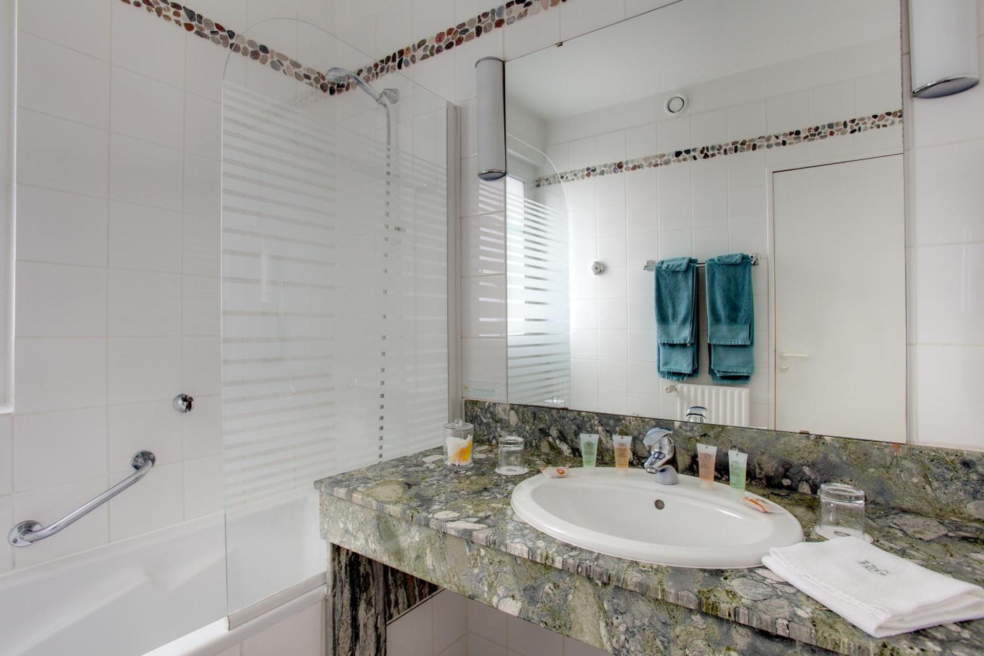 Best Western Hotel Le Guilhem - Photo 17