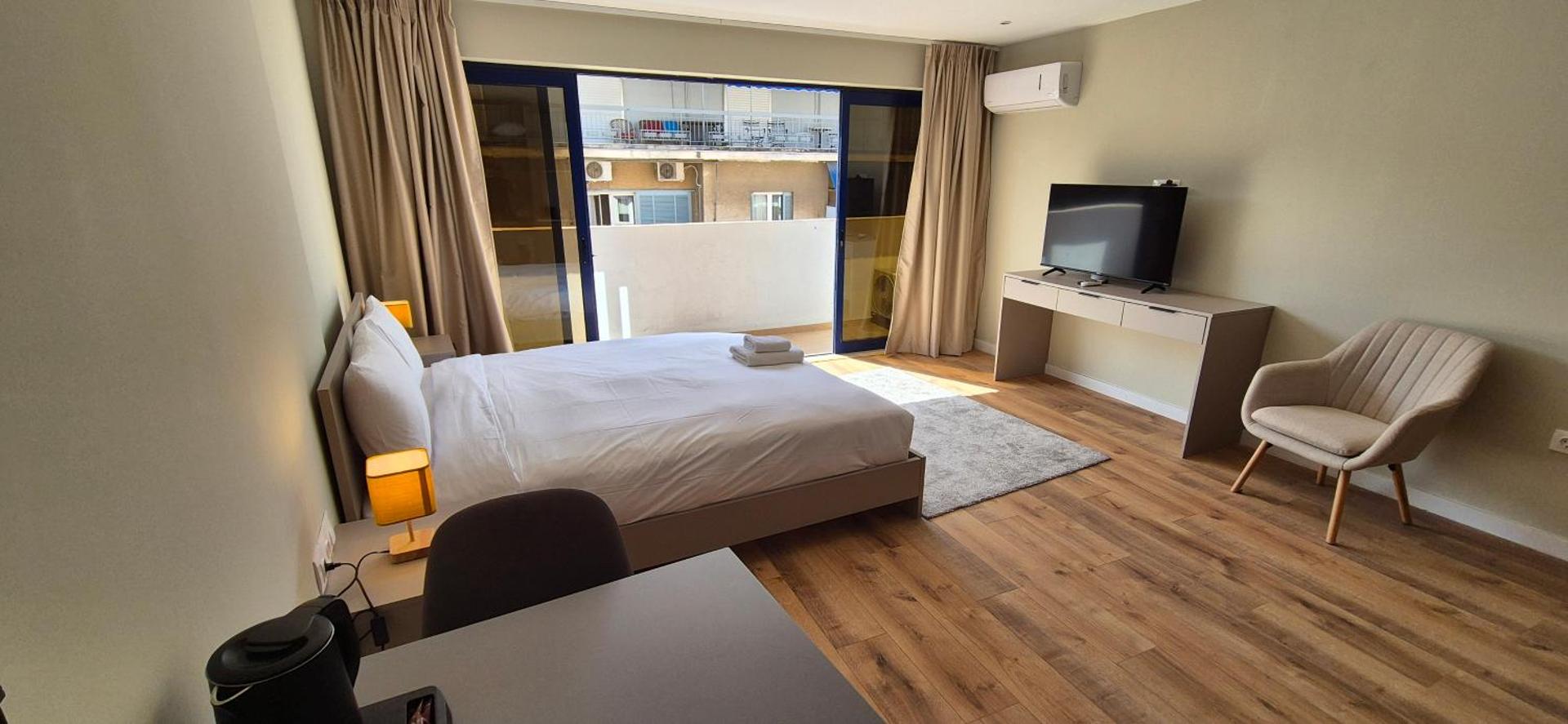 Figleaf Kypseli - Photo 72