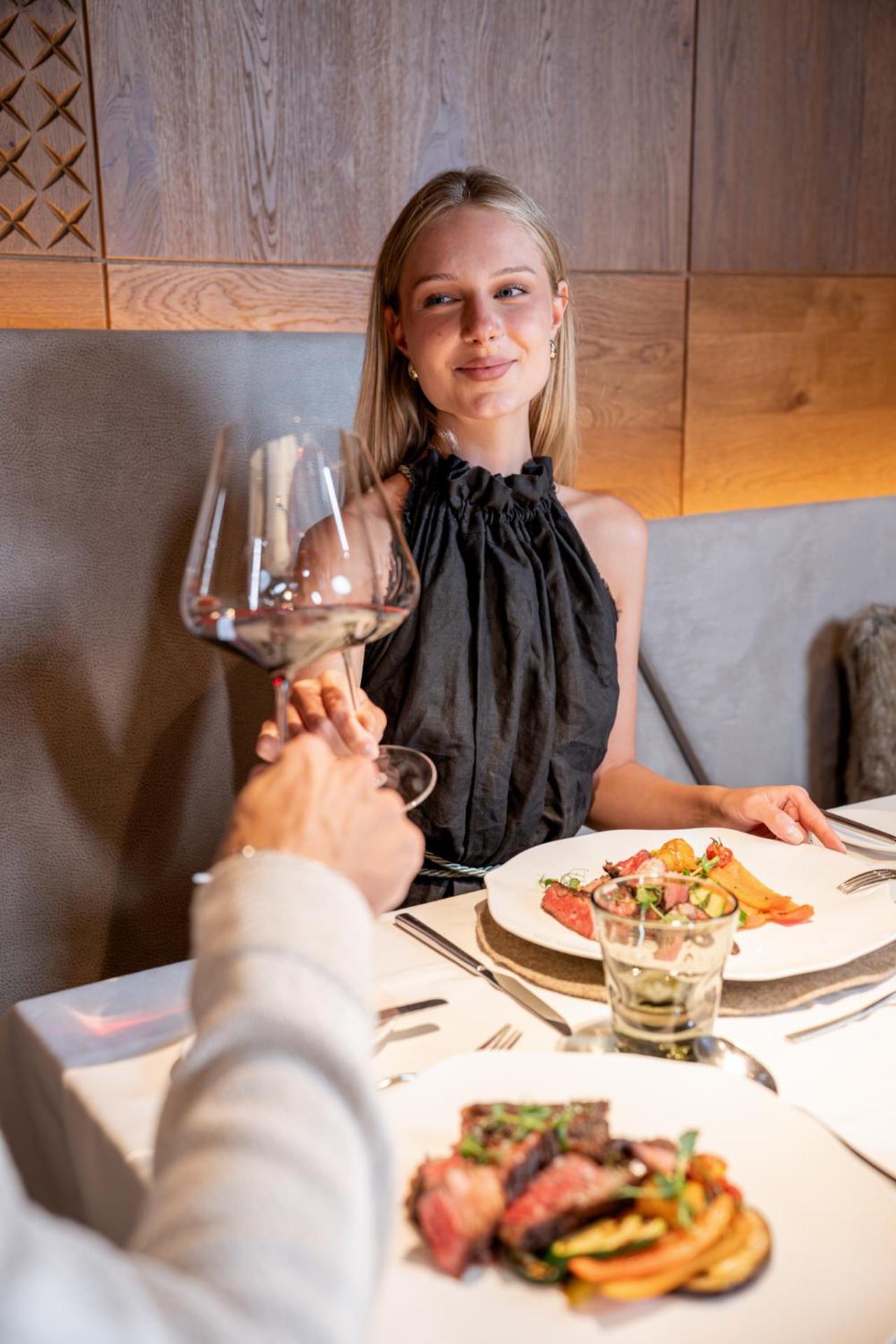 Hotel Touring Dolomites - Photo 2