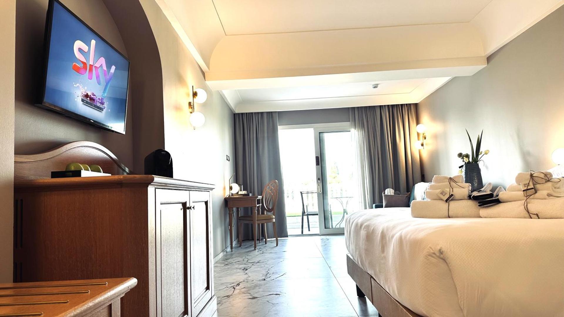 Junior Suite with Spa Access