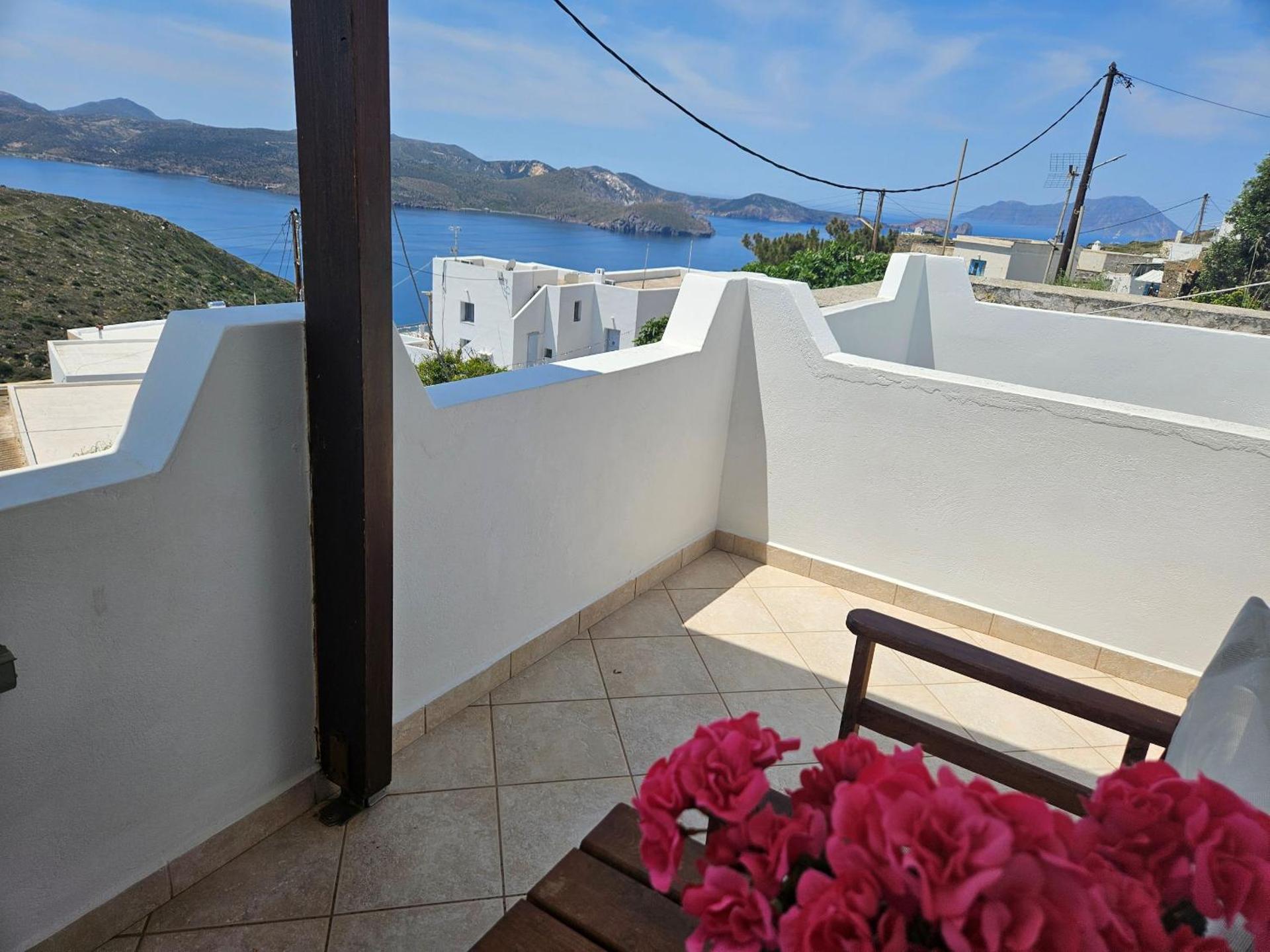 Trypiti Sea View Apartment - Photo 3