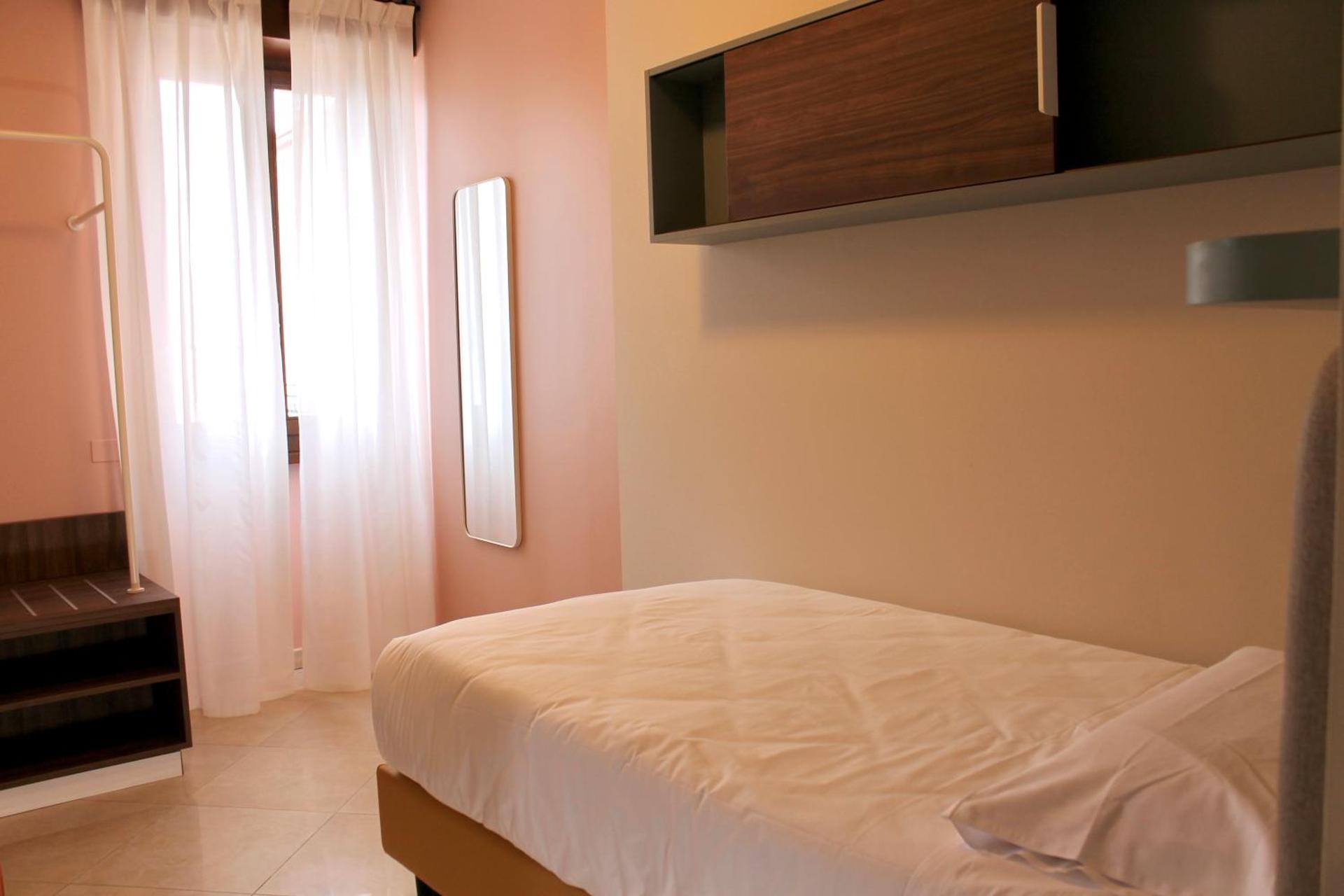 La Vista Postcard Hotel - Photo 3