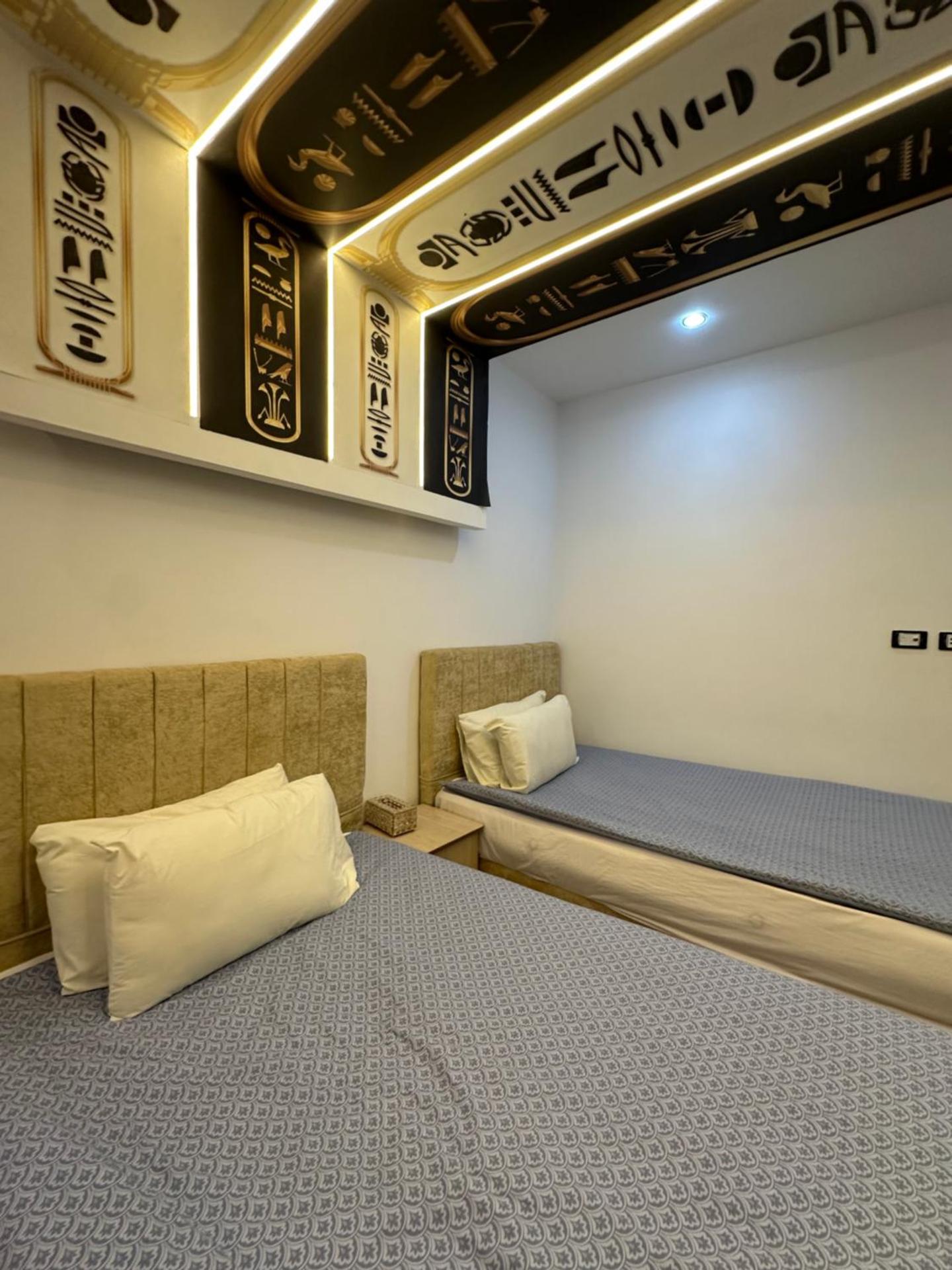 Linda Pyramids view - Photo 120