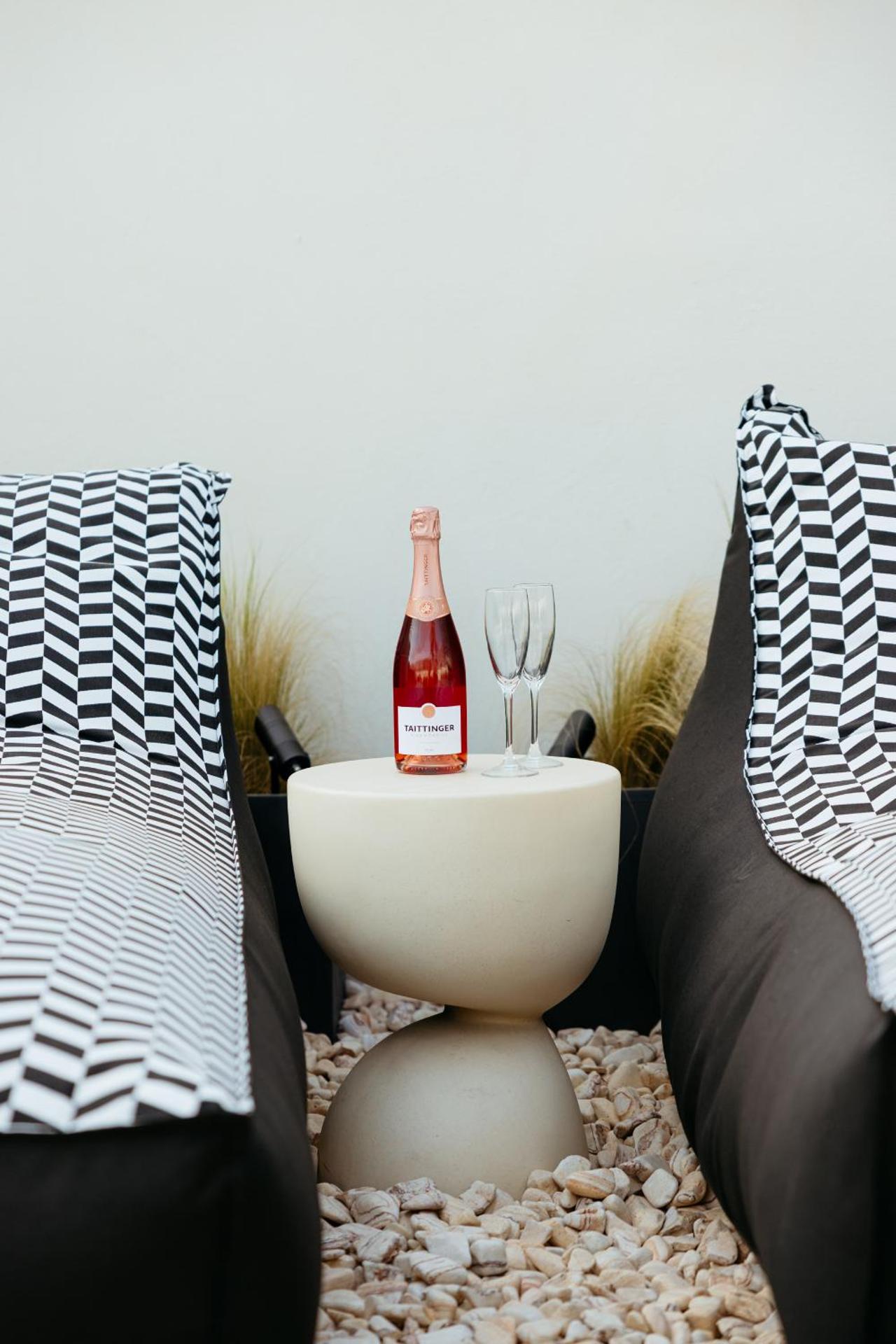 Num Suites & Lofts Athens - Photo 83