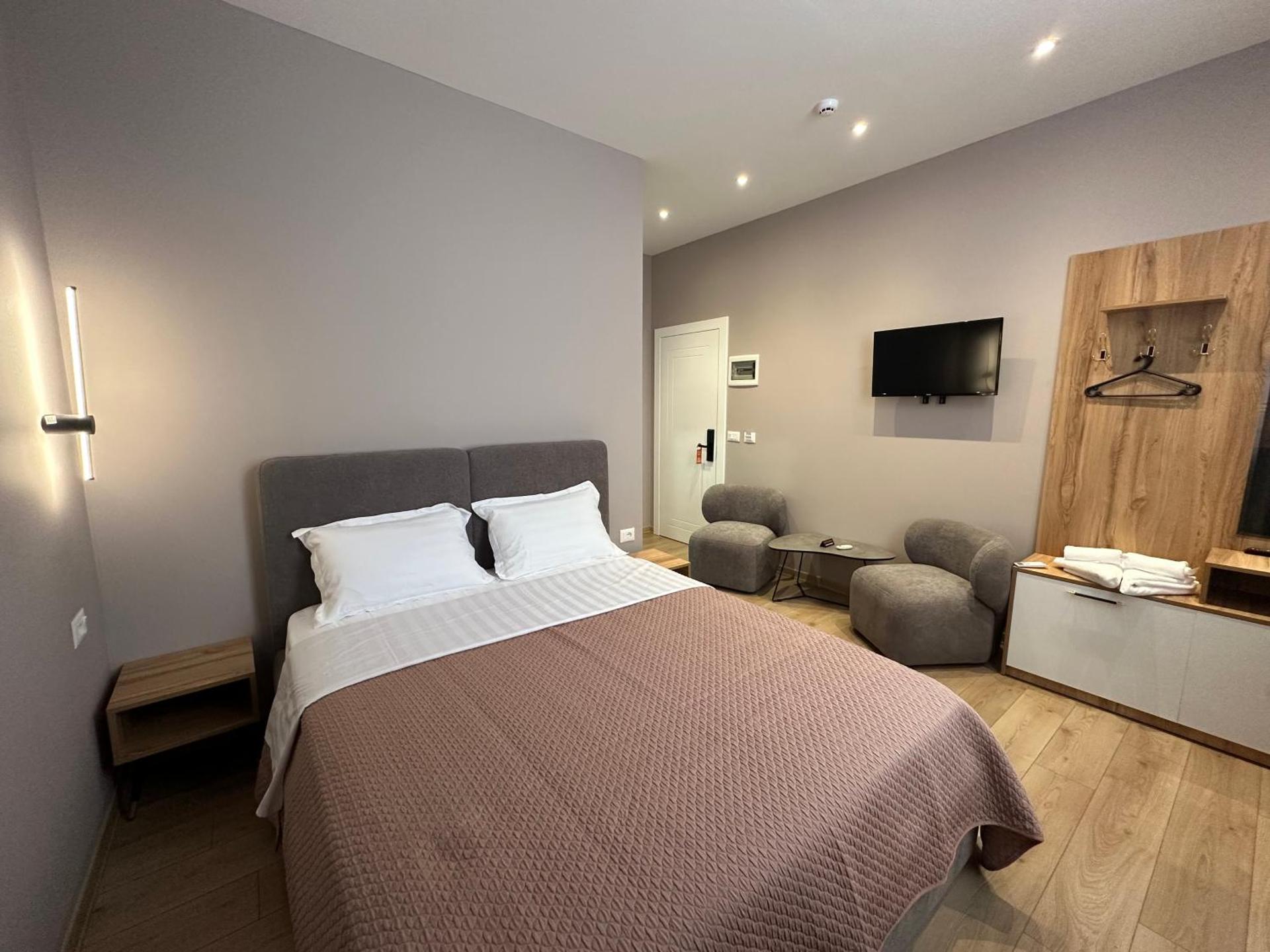 Luxury Hotel By Gjyshi - Photo 60