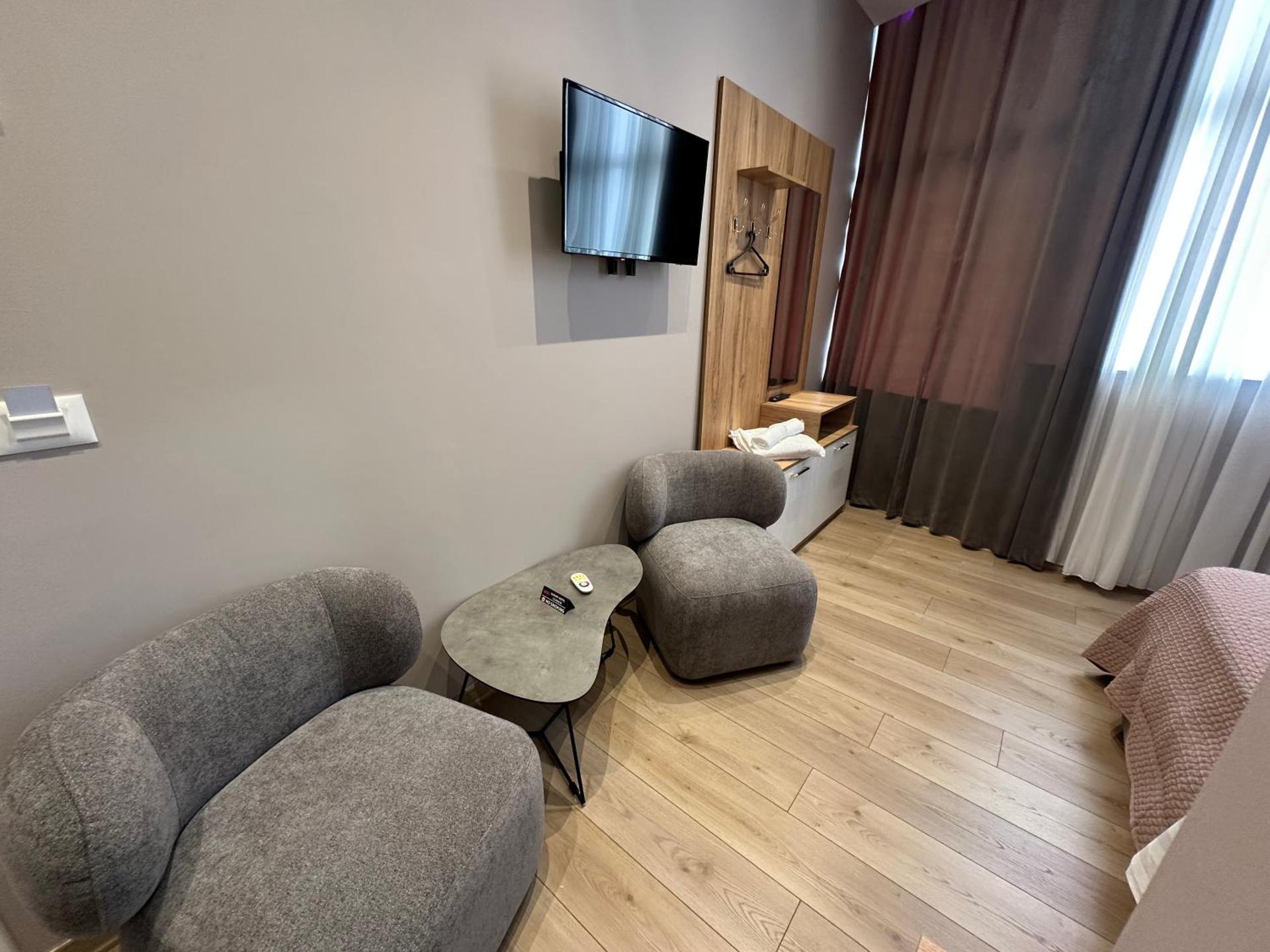 Luxury Hotel By Gjyshi - Photo 24