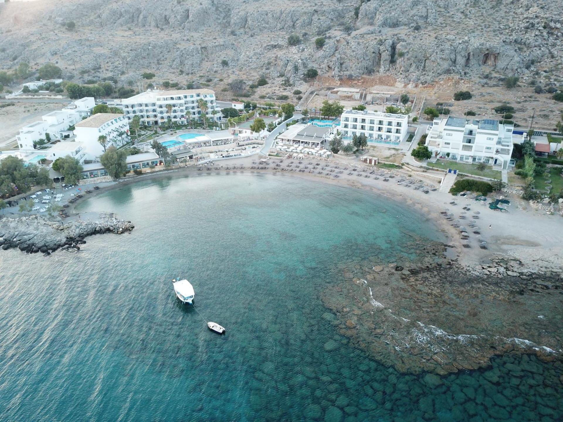 Sunrise Hotel - Photo 6