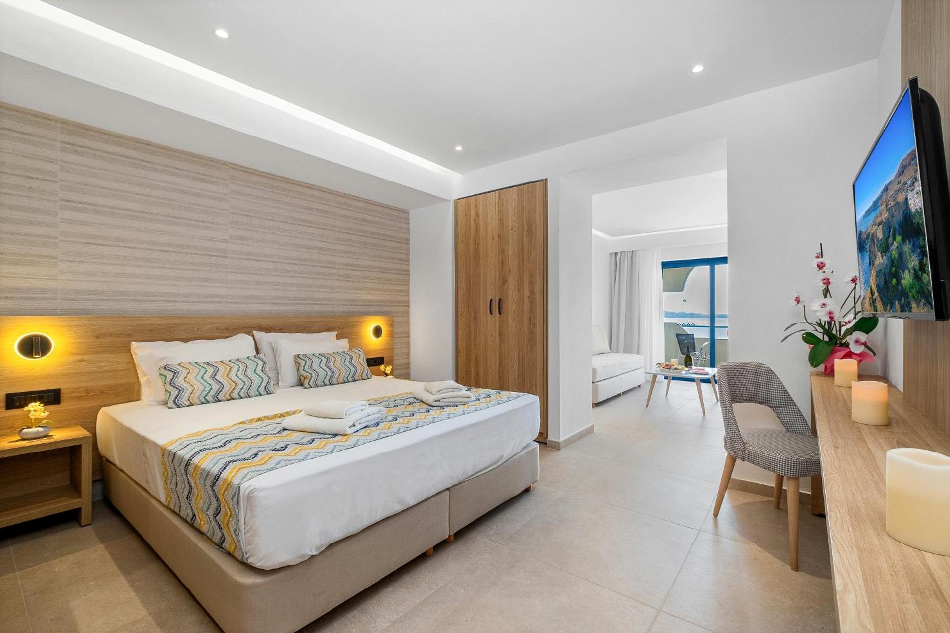 Sunrise Hotel - Photo 8