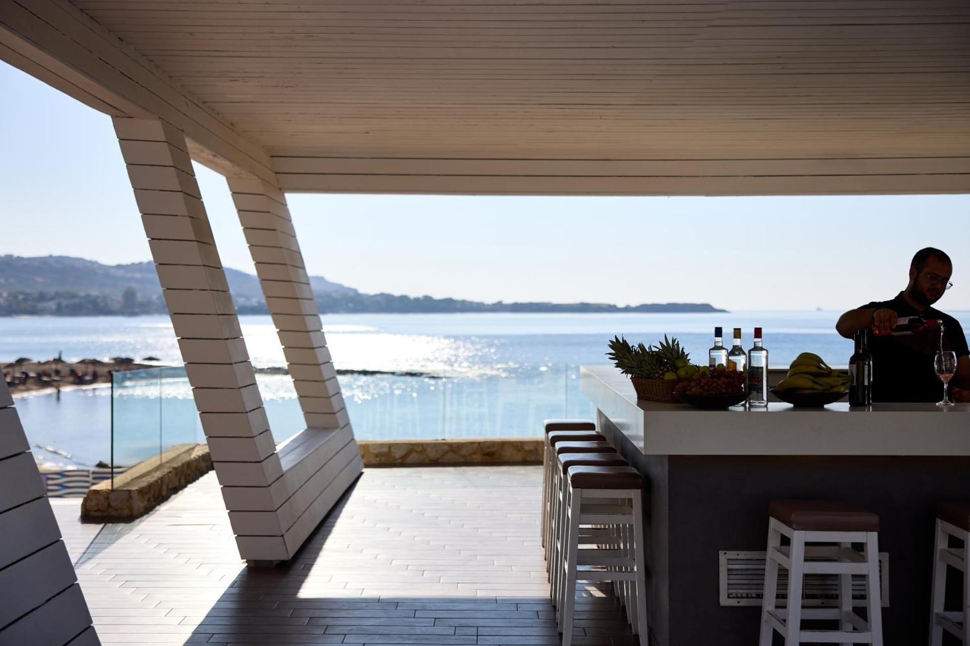 Sunrise Hotel - Photo 15