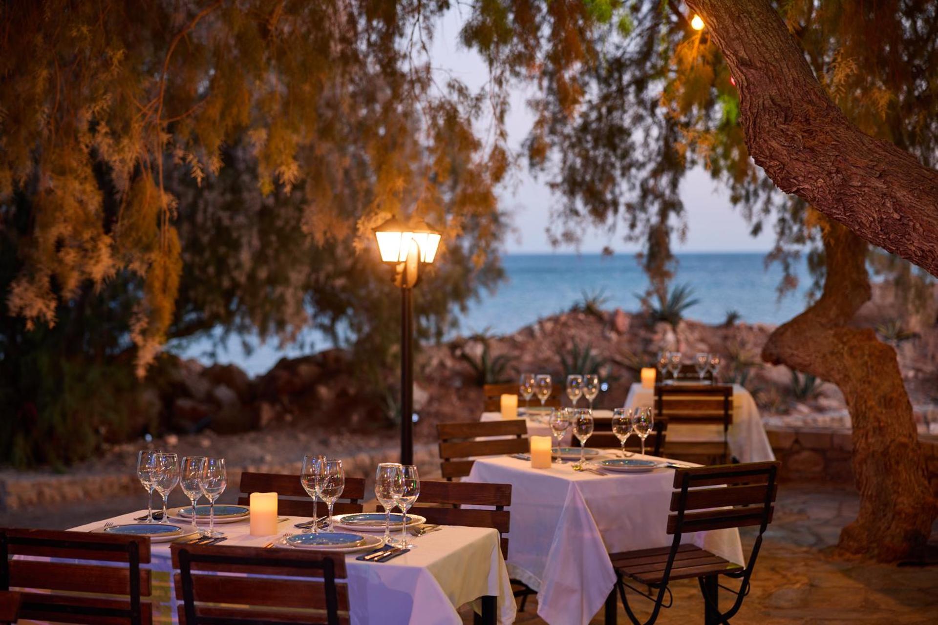 Sunrise Hotel - Photo 22