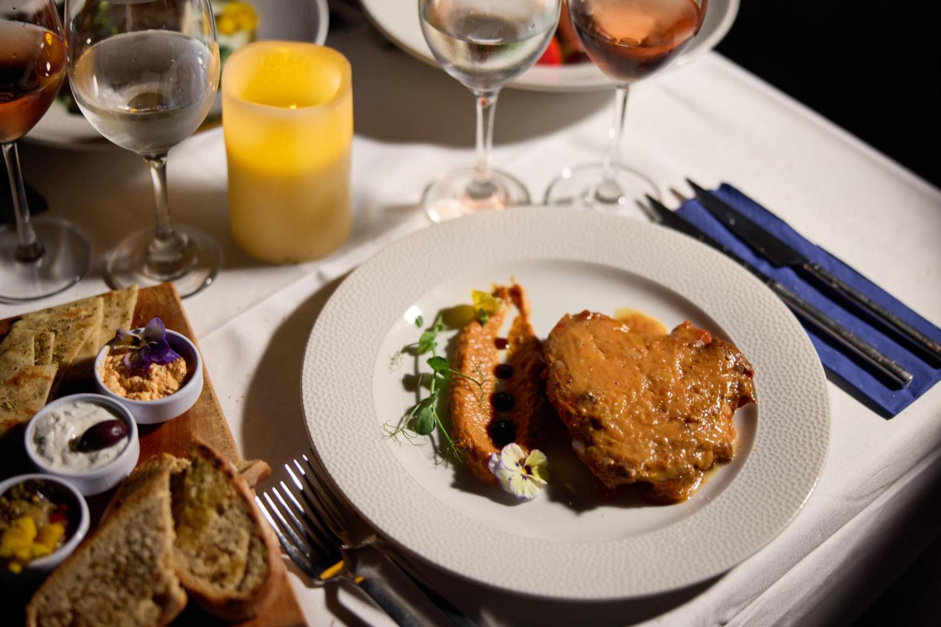 Sunrise Hotel - Photo 23