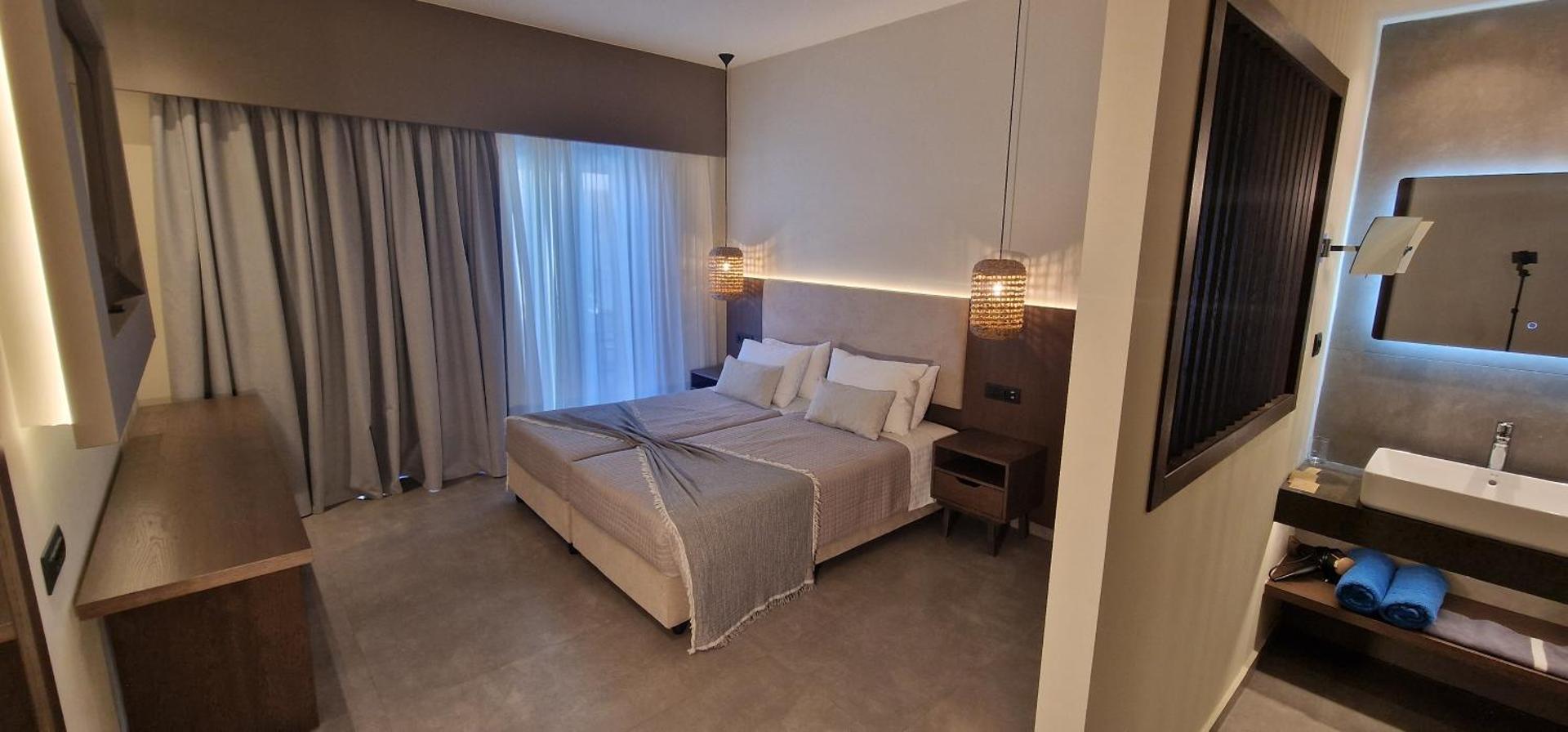Cosmopolitan Hotel - Photo 26