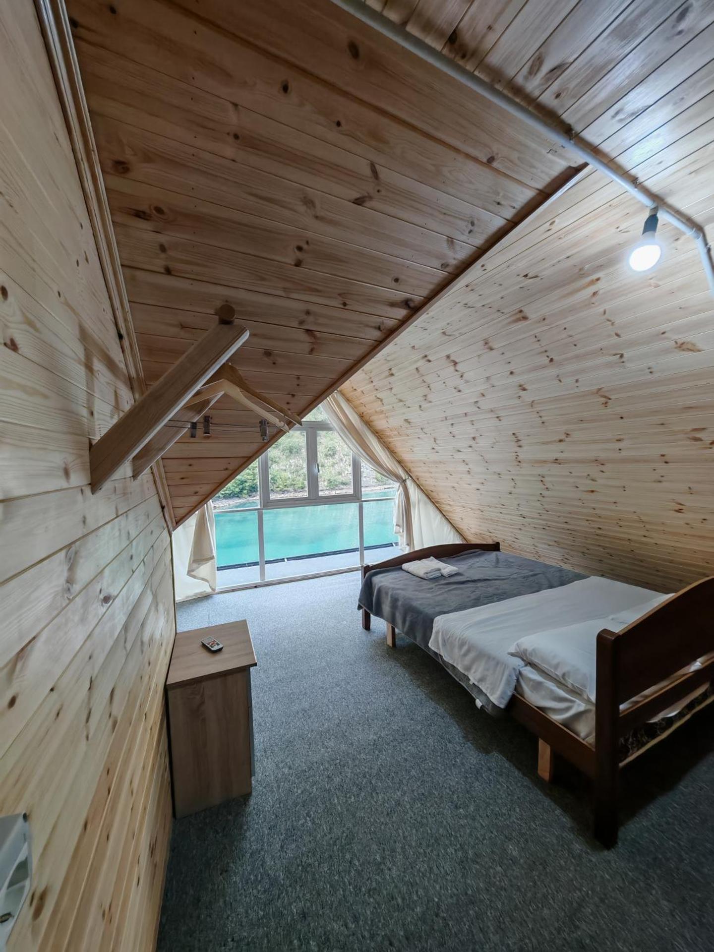 Riverside Komani Lake - Photo 85