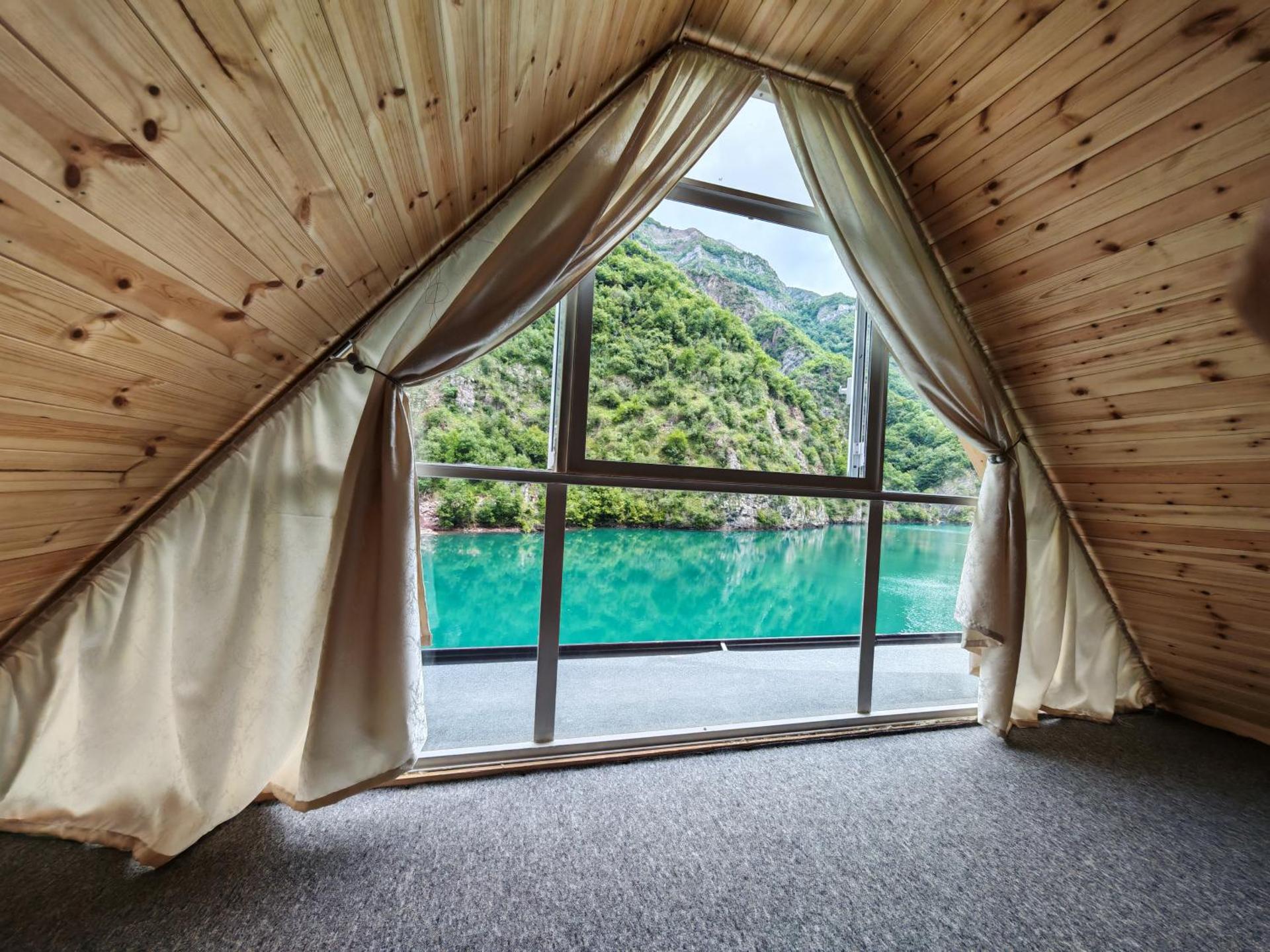 Riverside Komani Lake - Photo 89