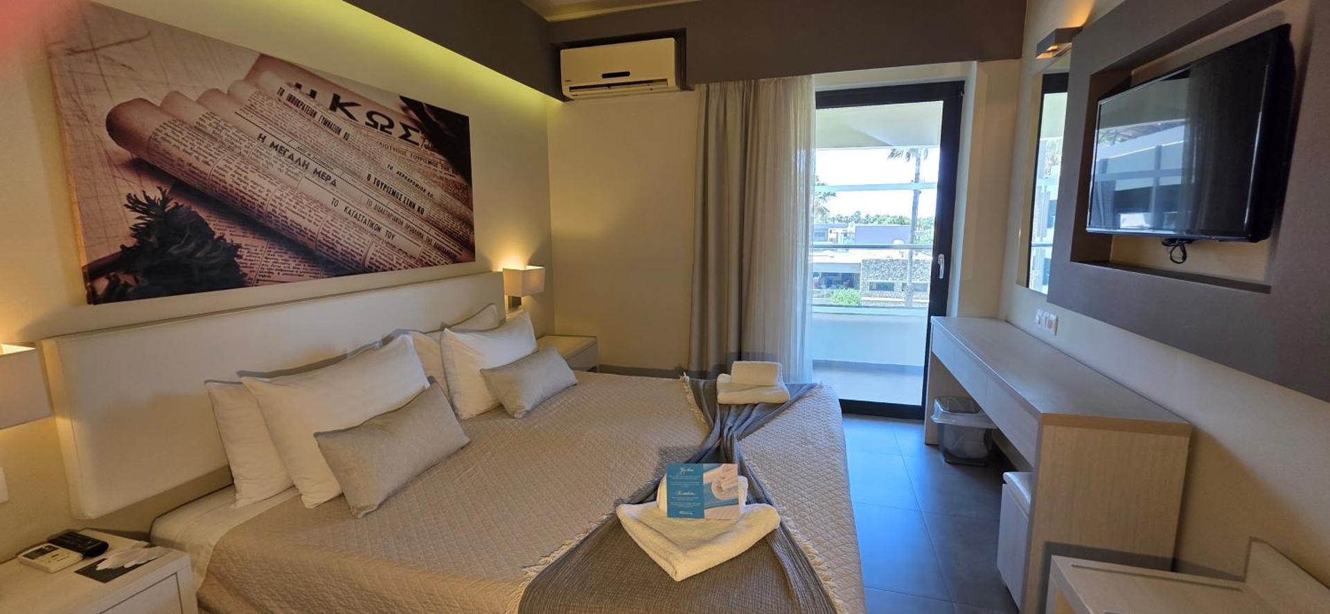Cosmopolitan Hotel - Photo 2