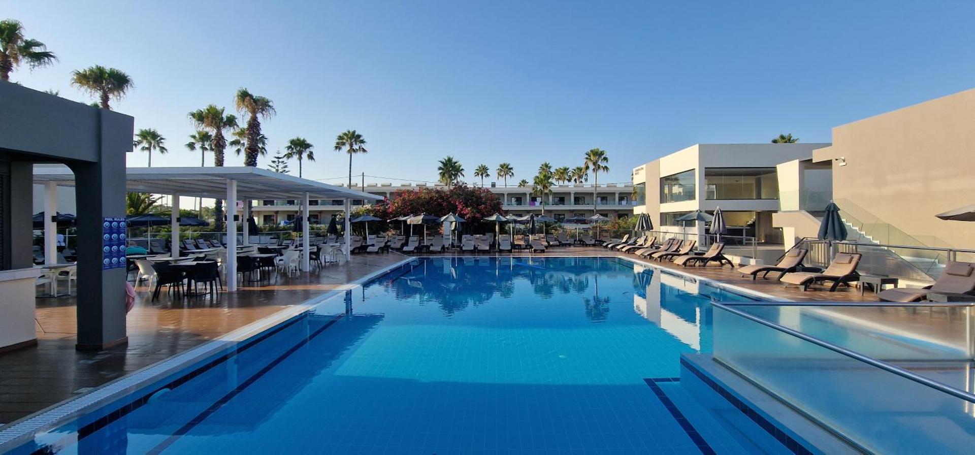 Cosmopolitan Hotel - Photo 16