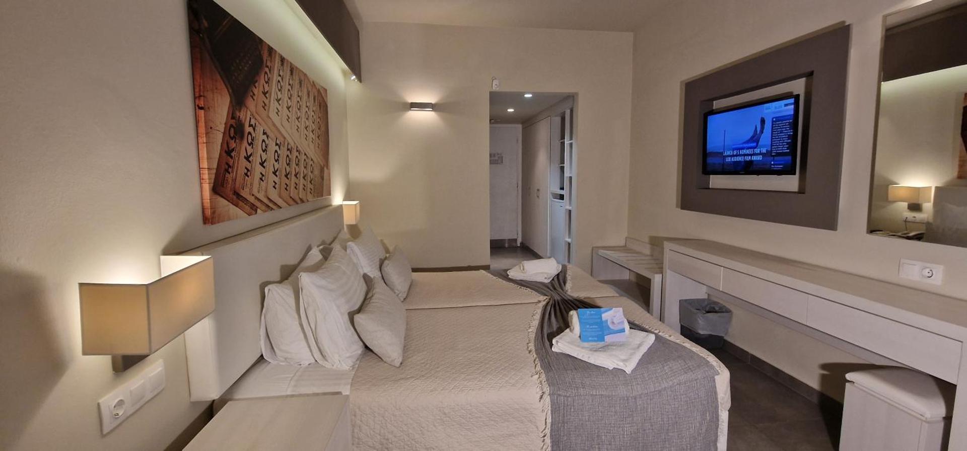 Cosmopolitan Hotel - Photo 8