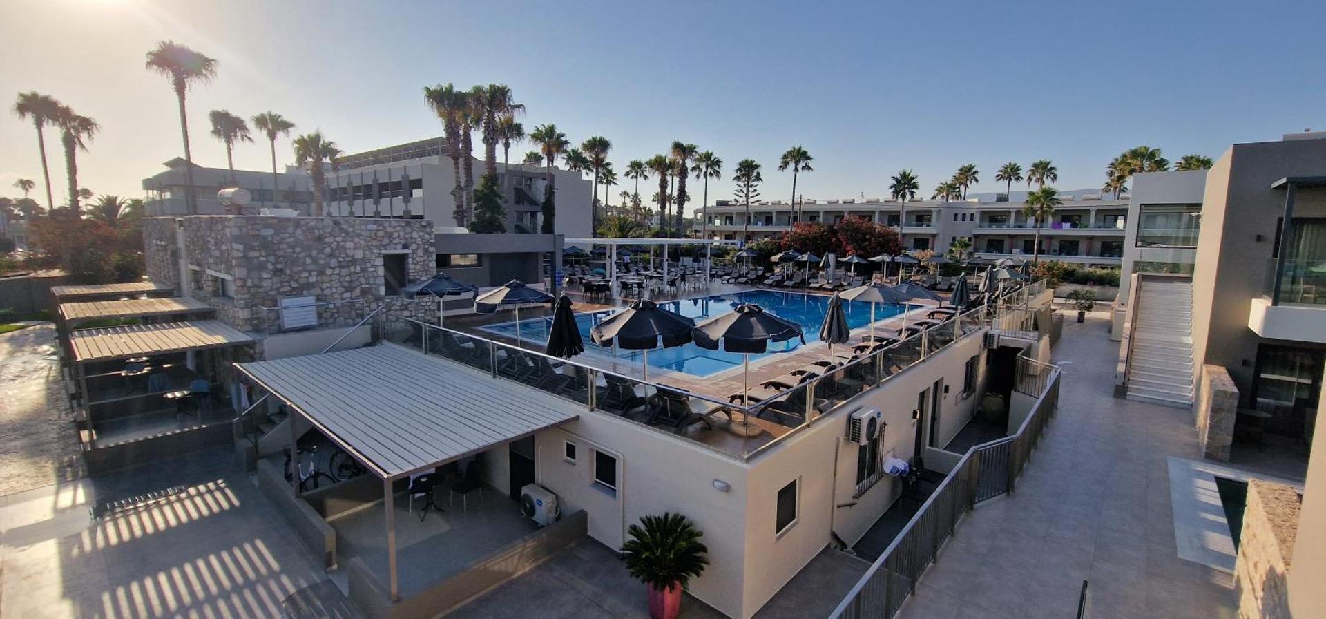 Cosmopolitan Hotel - Photo 13