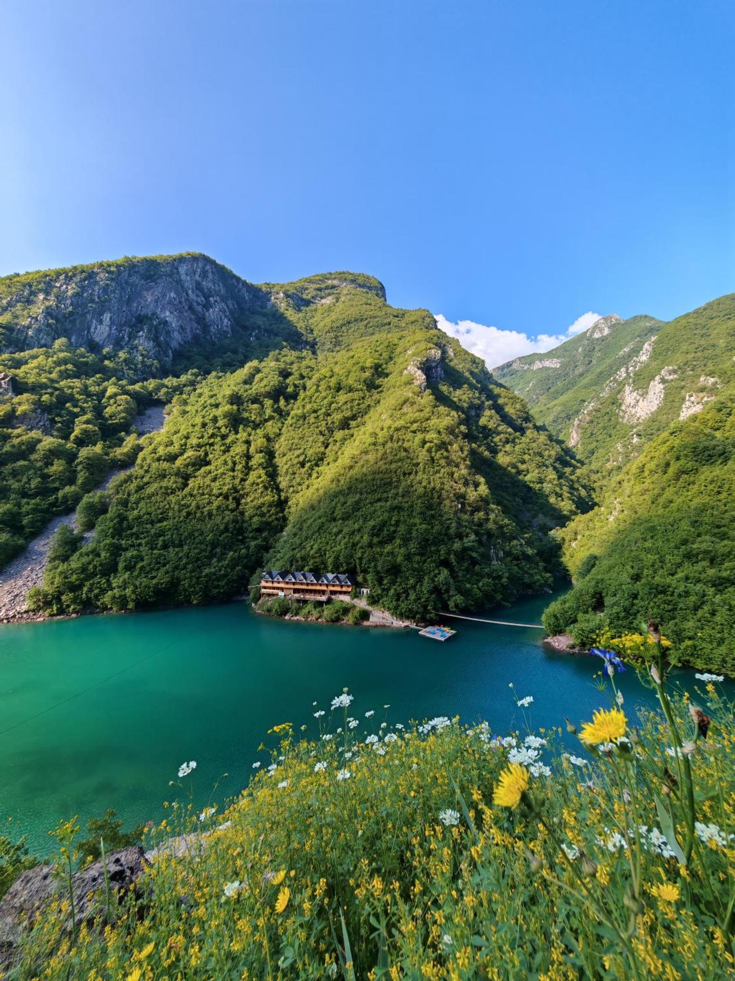Riverside Komani Lake