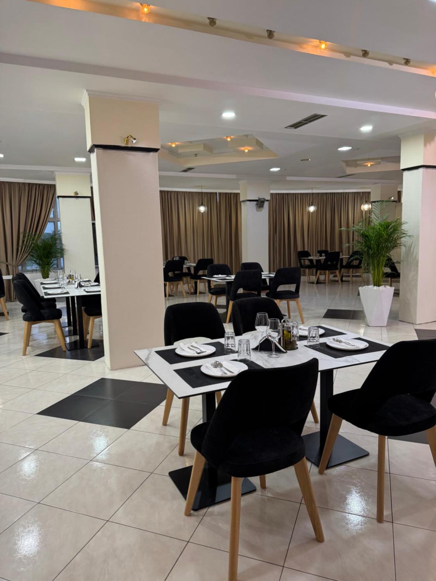 Grand Hotel Gjyshi - Photo 28