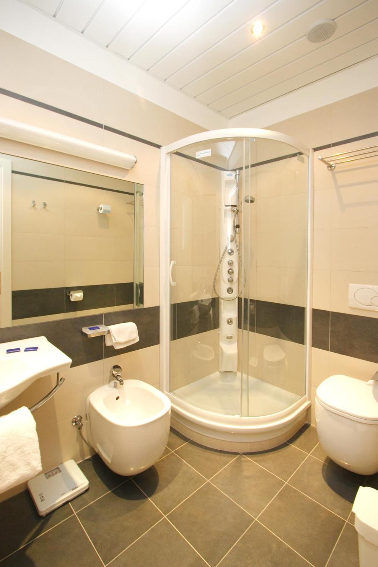 Hotel Roma - Photo 10