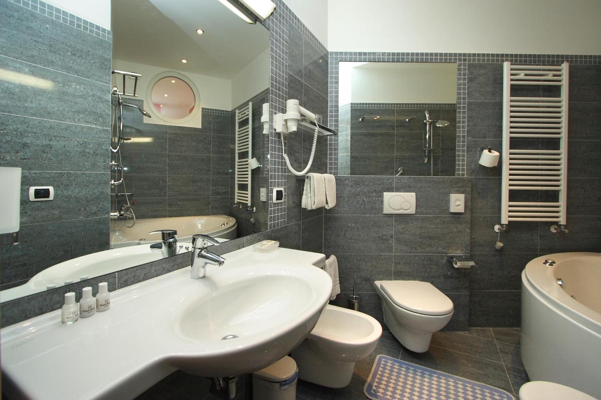 Hotel Roma - Photo 73