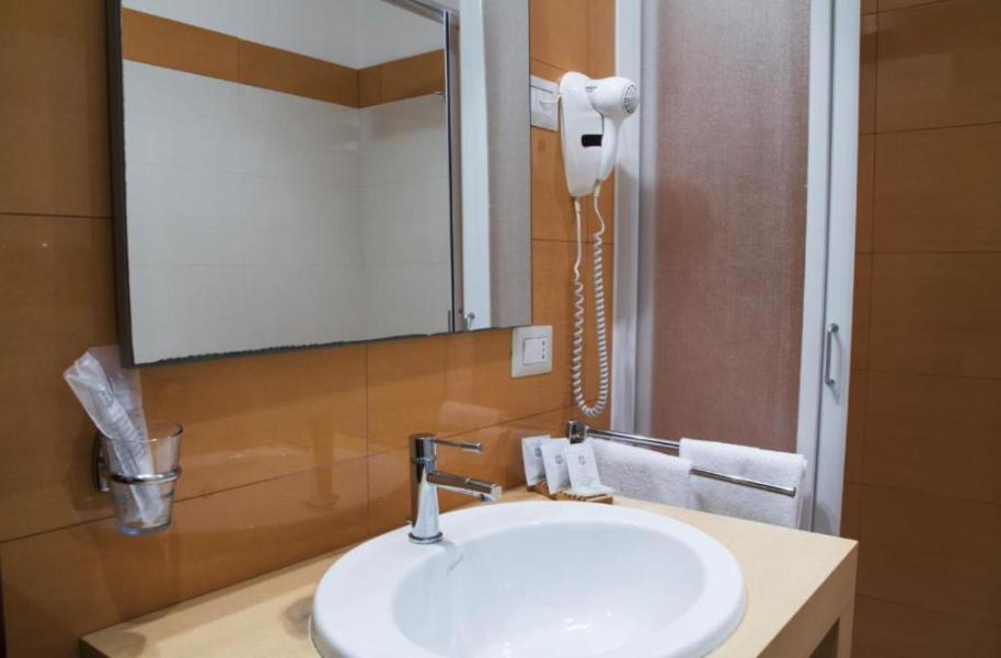 Hotel Catania Town - Photo 31