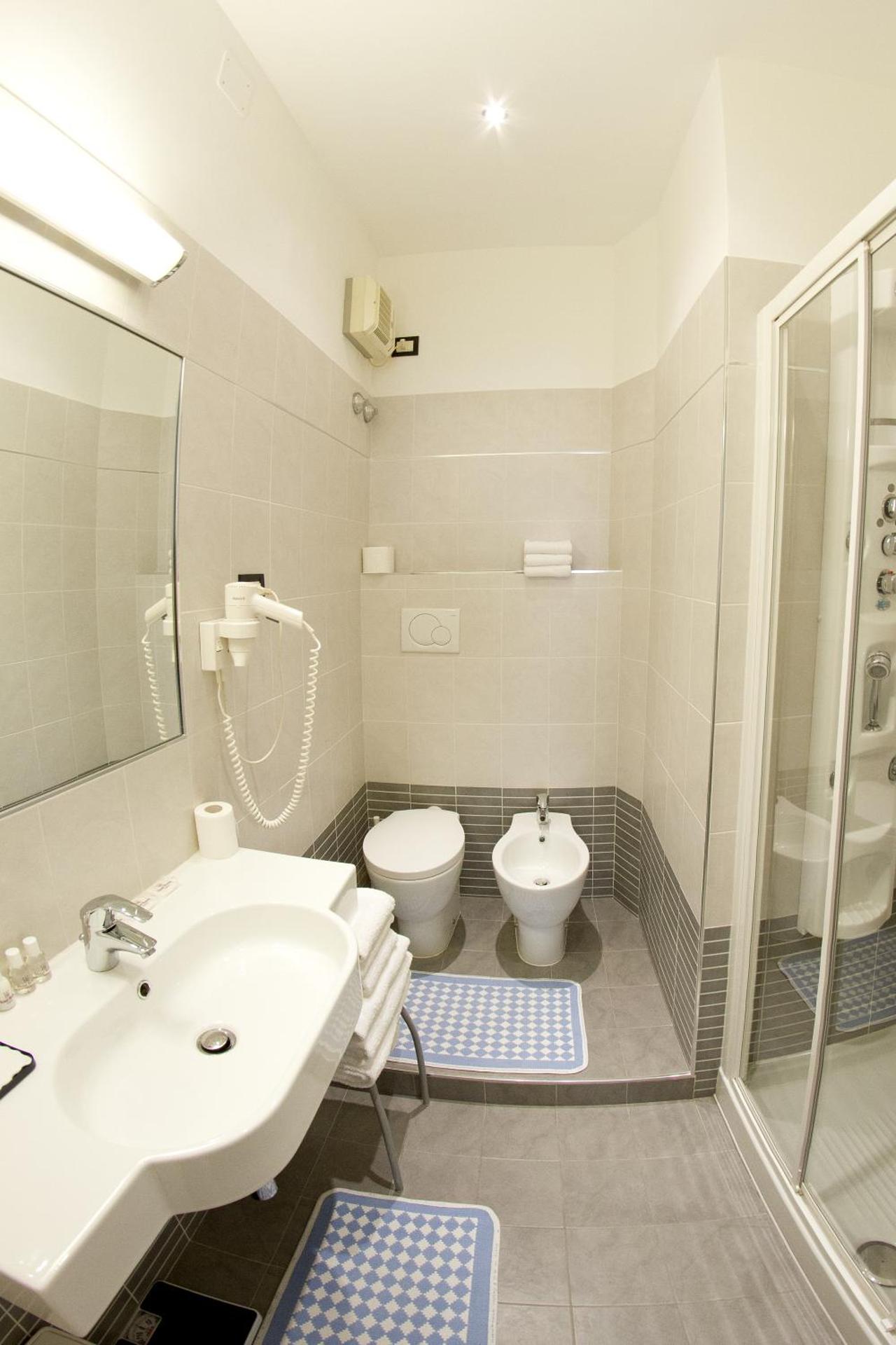 Single Room - Photo 4