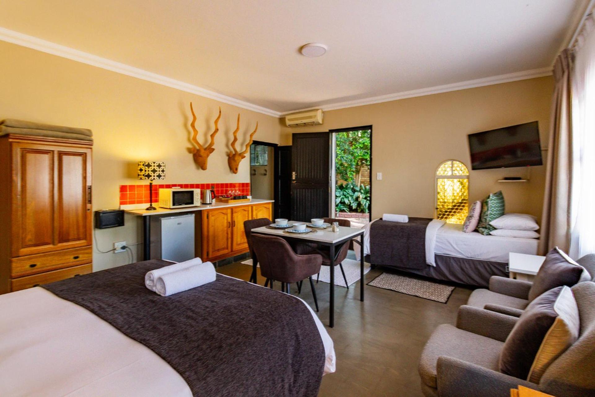 Pumleni Guesthouse - Photo 56