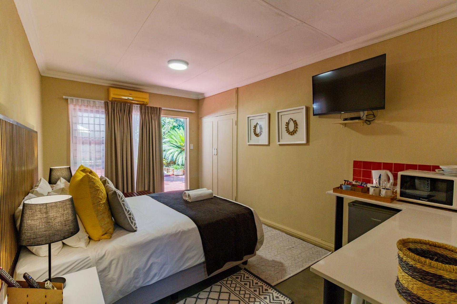 Pumleni Guesthouse - Photo 44