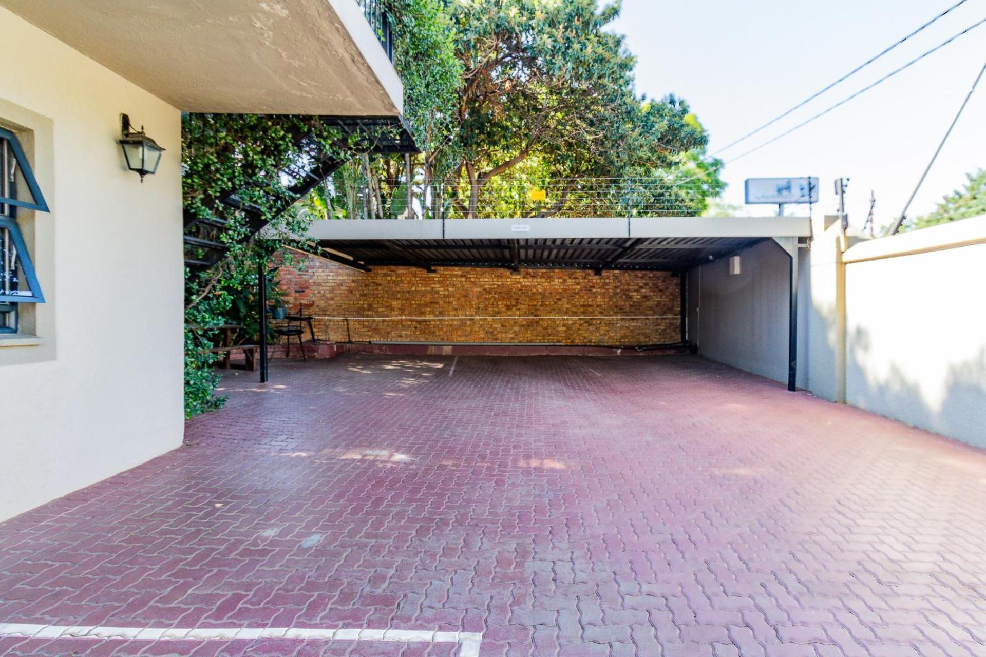 Pumleni Guesthouse - Photo 23