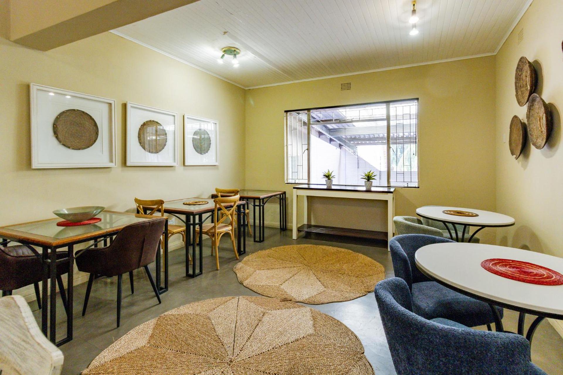 Pumleni Guesthouse - Photo 18