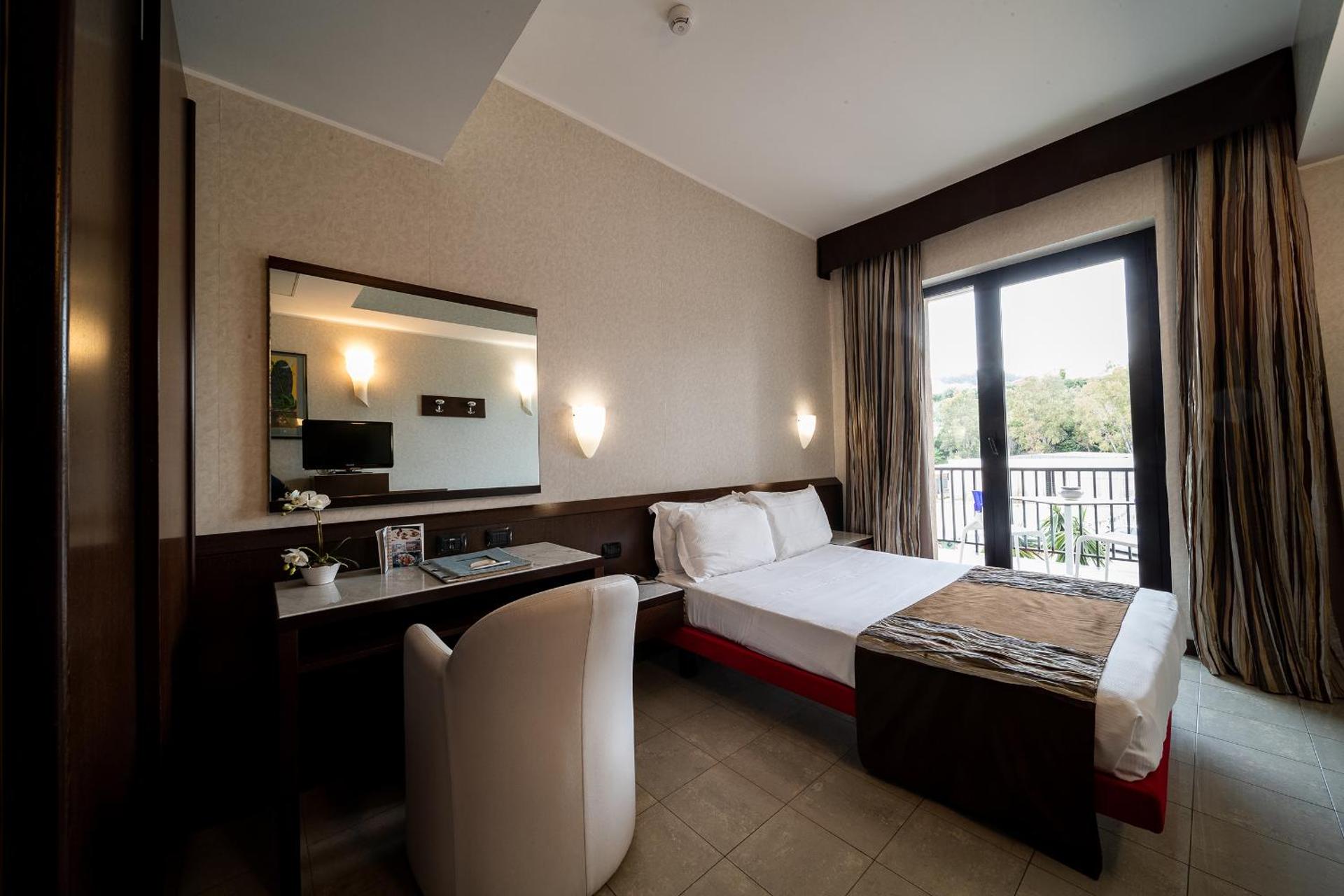 Mare Hotel - Photo 37