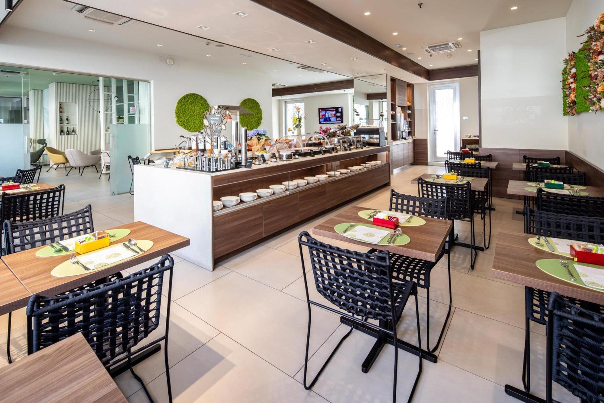 Best Western Hotel Luxor - Photo 101