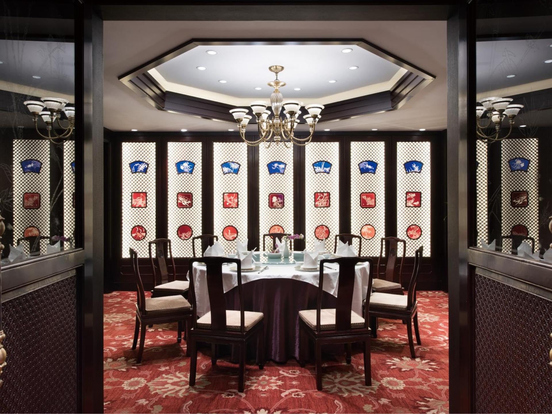 White Swan Hotel - Photo 58