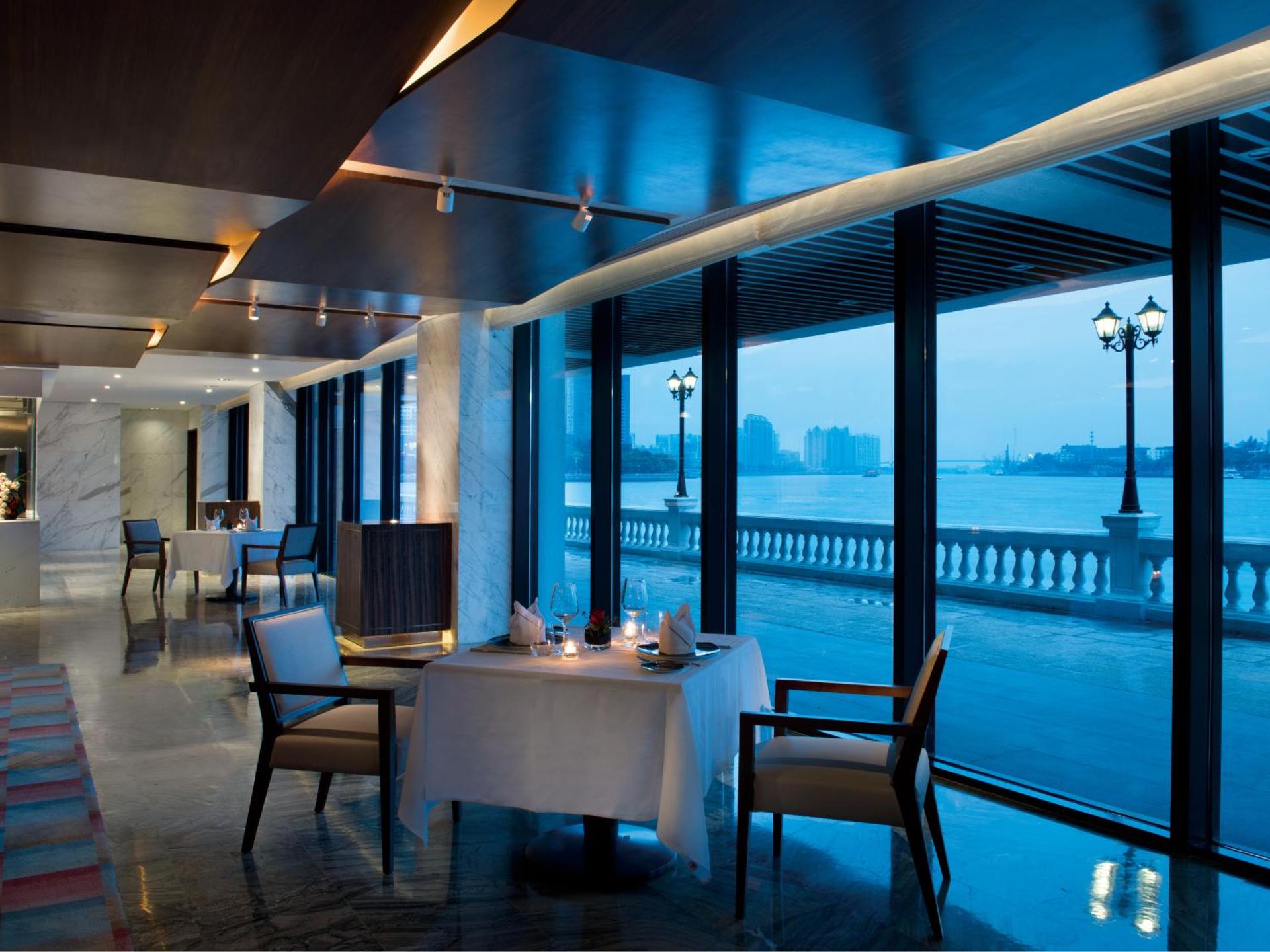 White Swan Hotel - Photo 59