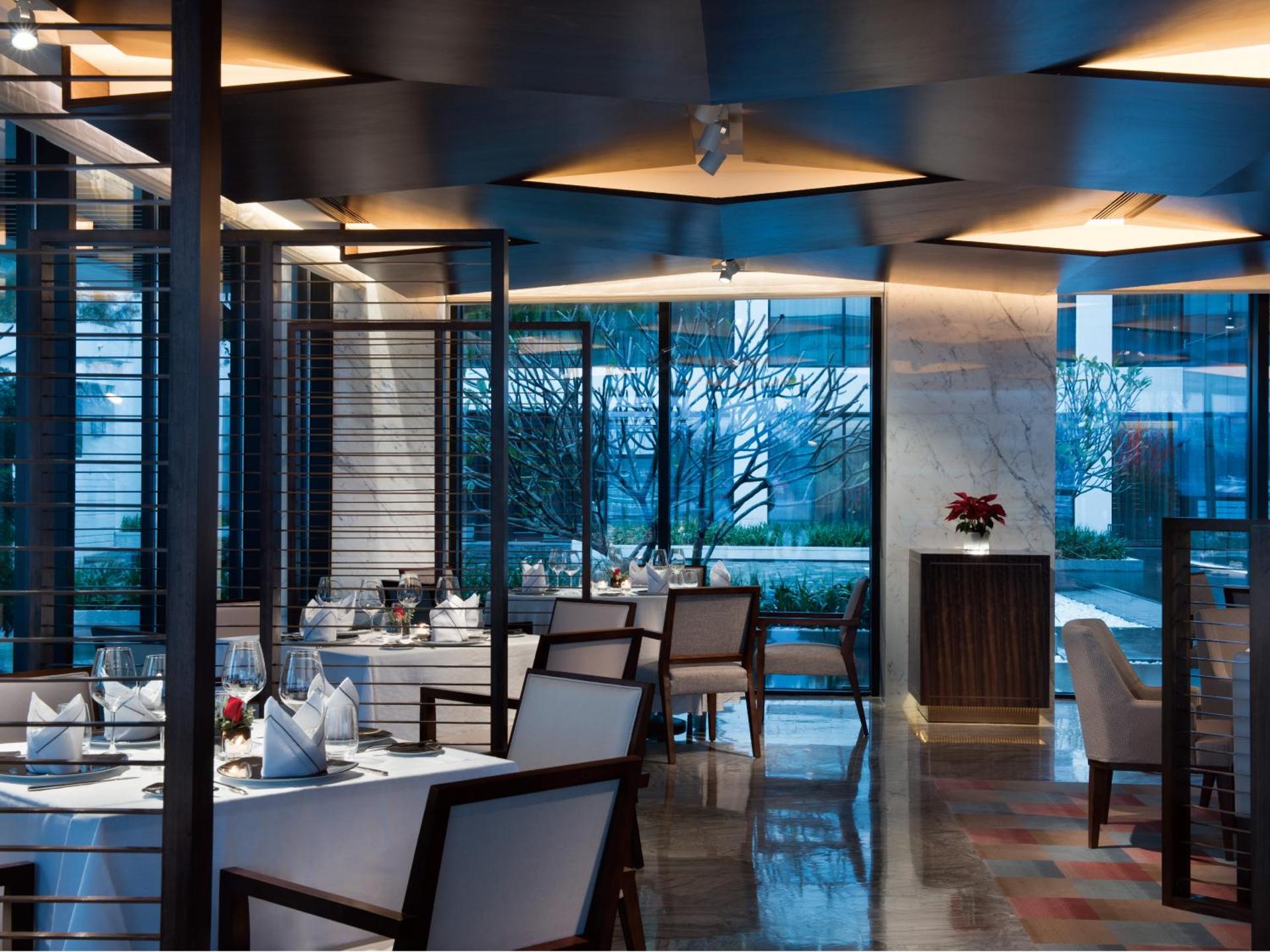 White Swan Hotel - Photo 60