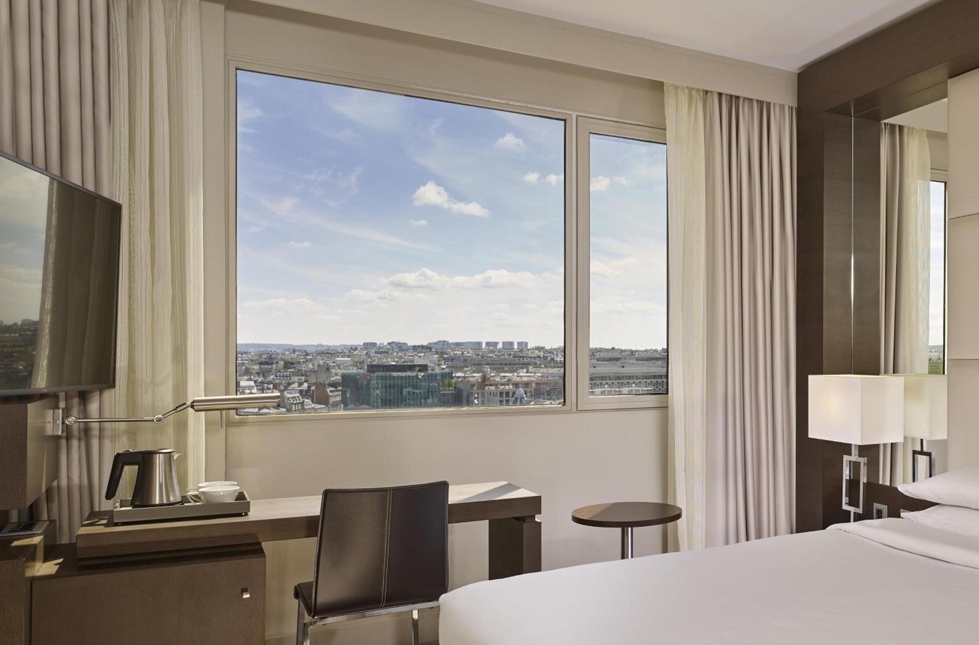 Hyatt Regency Paris Etoile - Photo 2