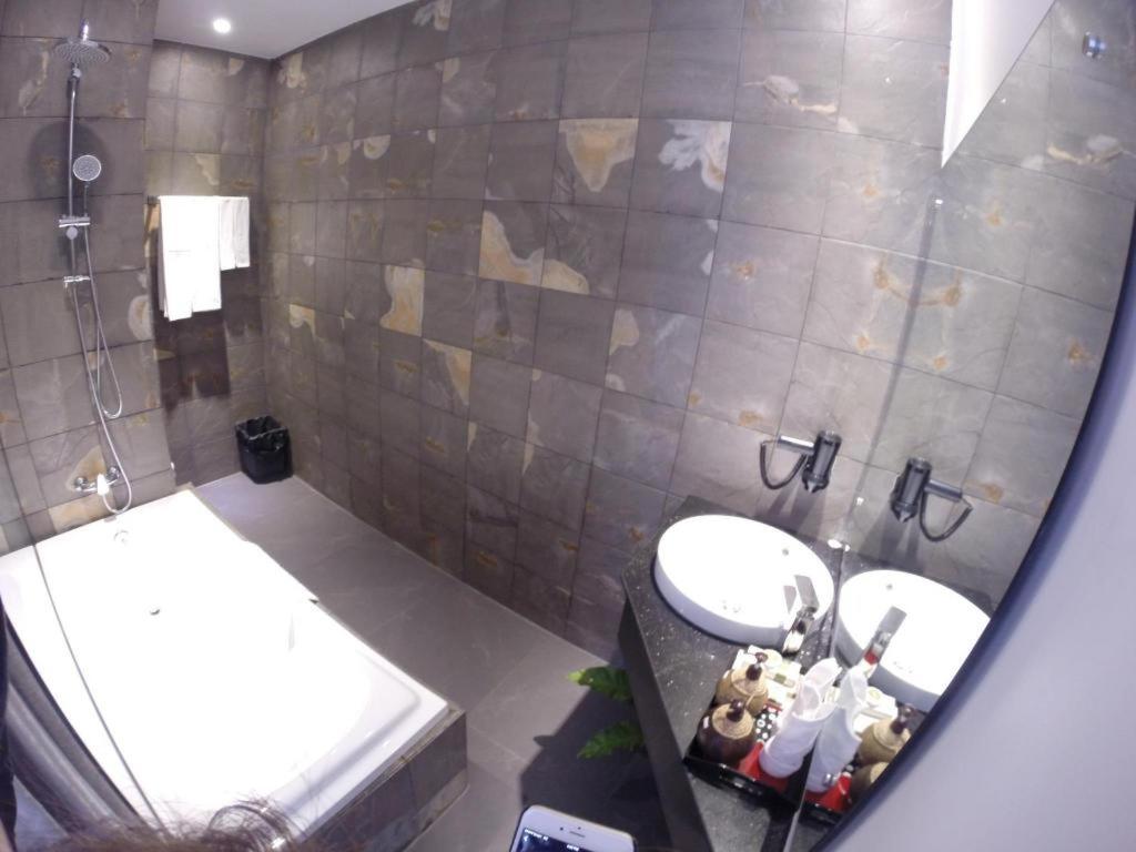 De Art Hotel - Photo 73