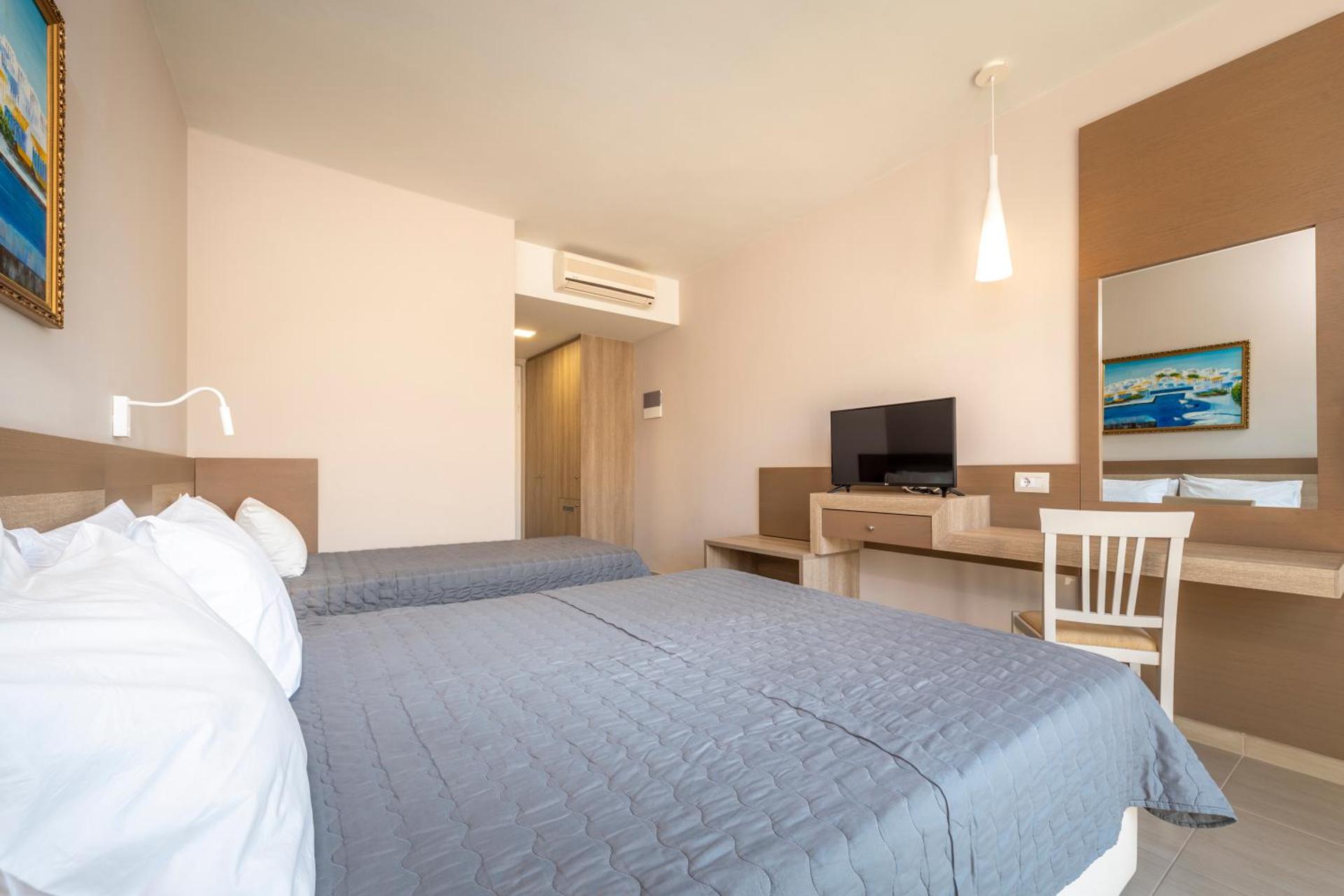 Hotel Esperia - Photo 10