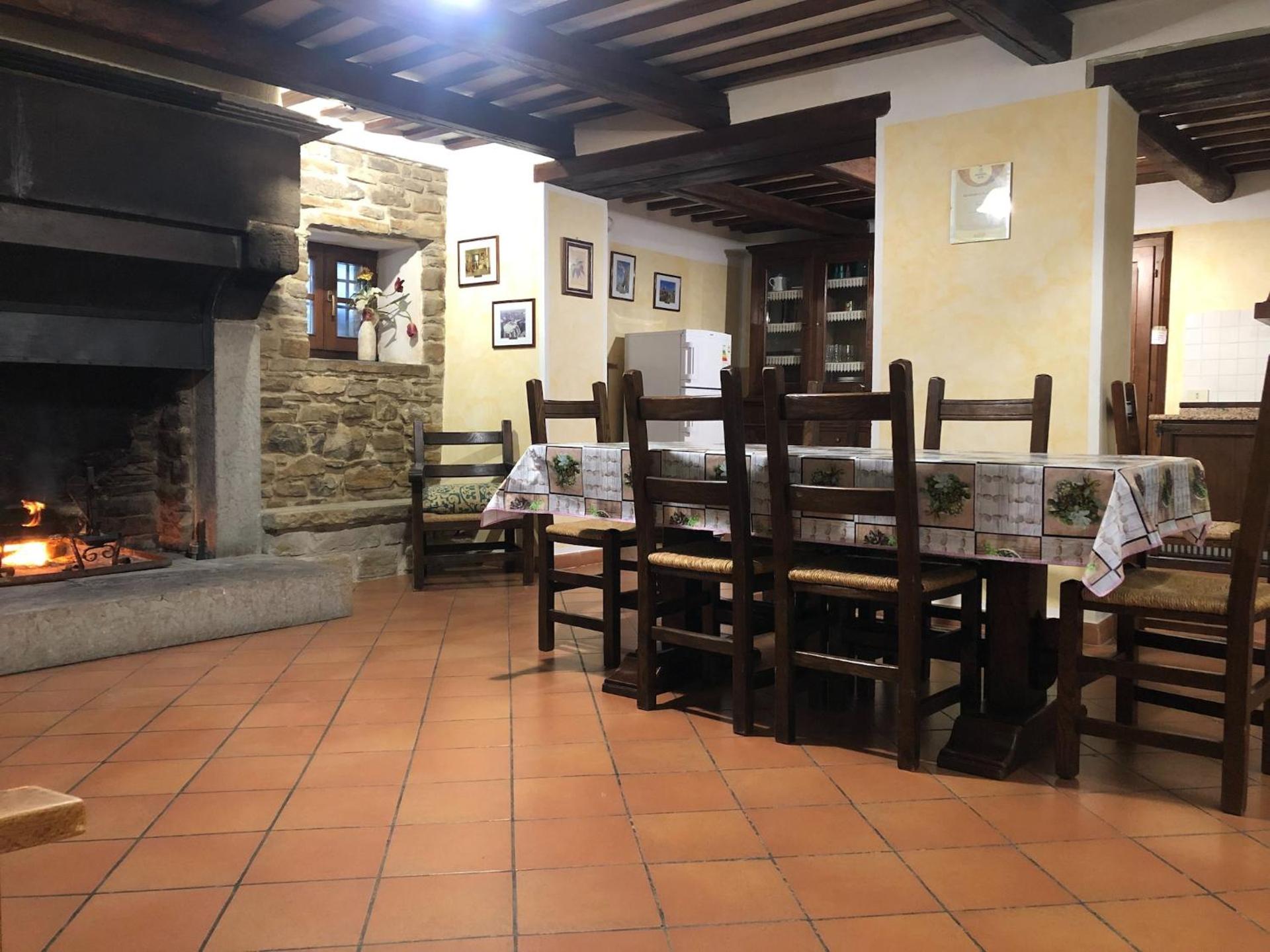 Farmhouse in Apecchio with Swimming Pool, Terrace, Garden - Photo 11