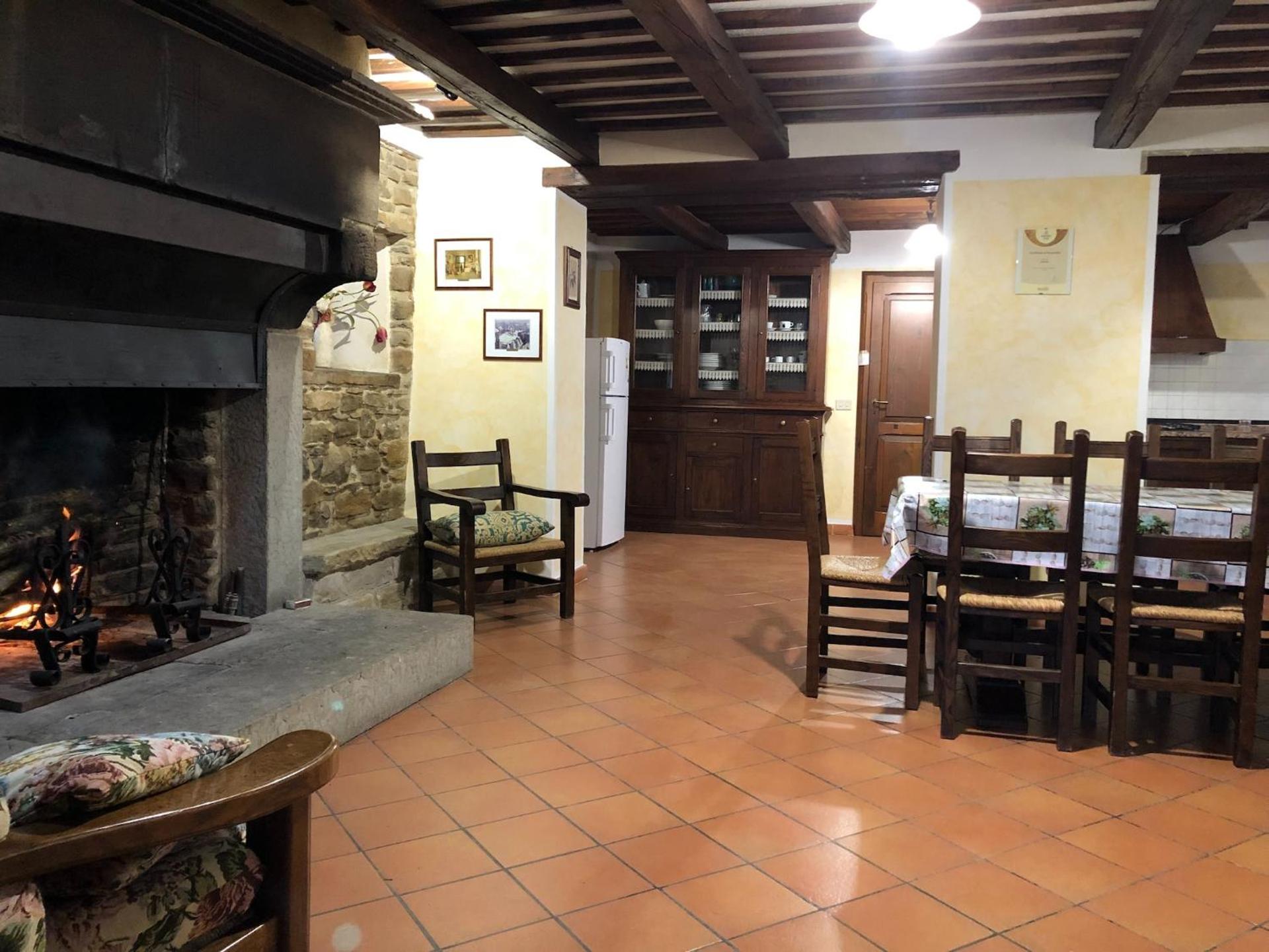 Farmhouse in Apecchio with Swimming Pool, Terrace, Garden - Photo 14