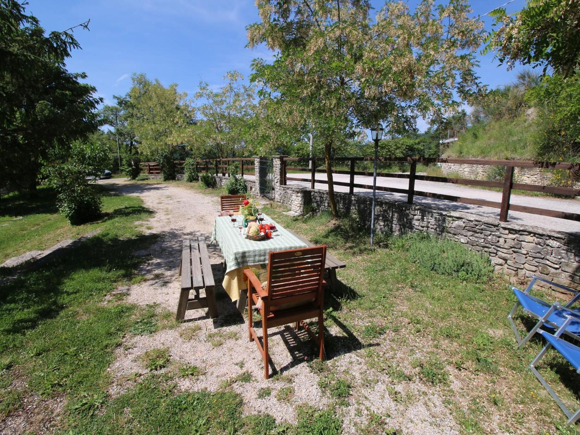 Farmhouse in Apecchio with Swimming Pool, Terrace, Garden - Photo 23