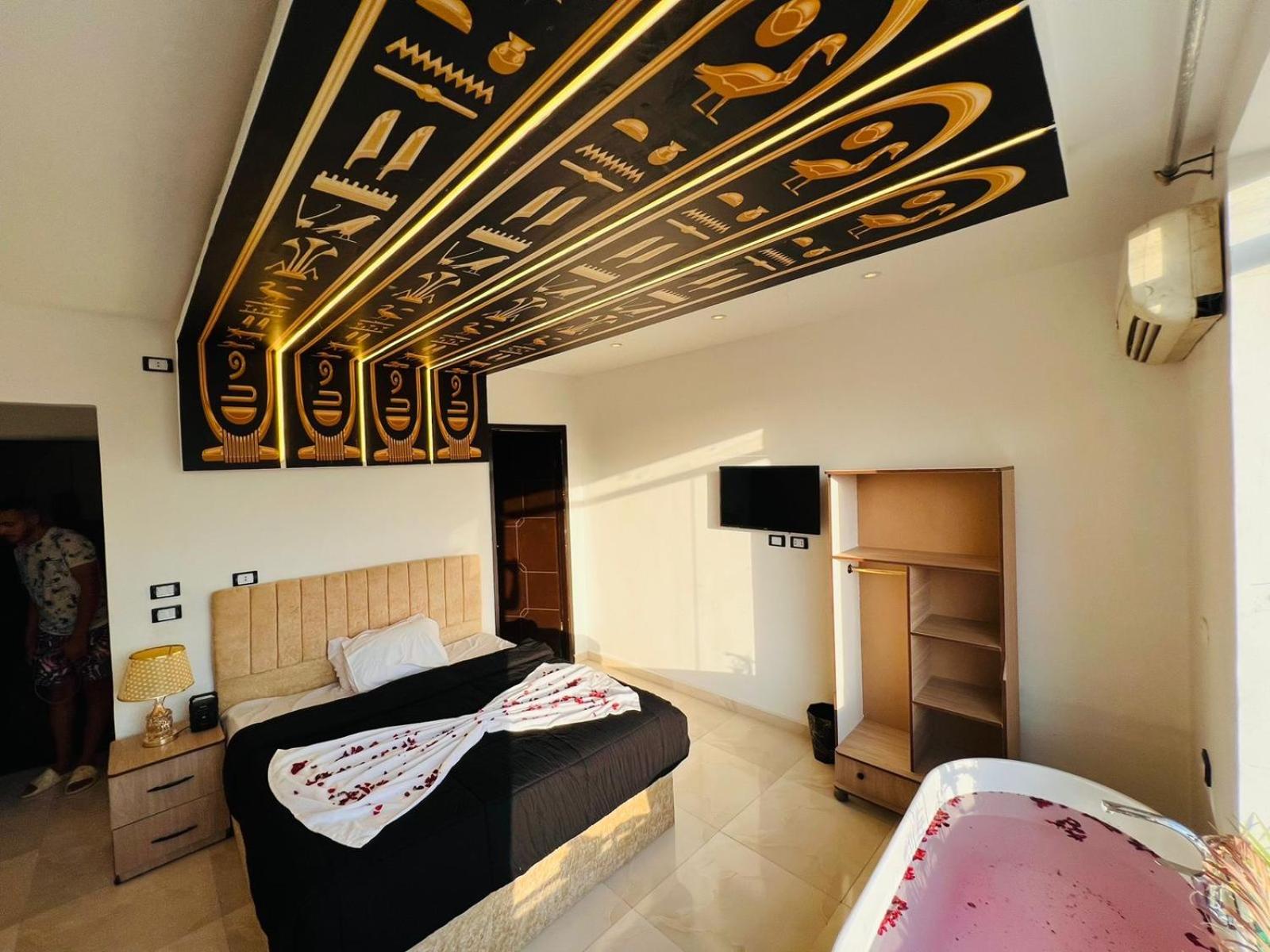 Linda Pyramids view - Photo 76