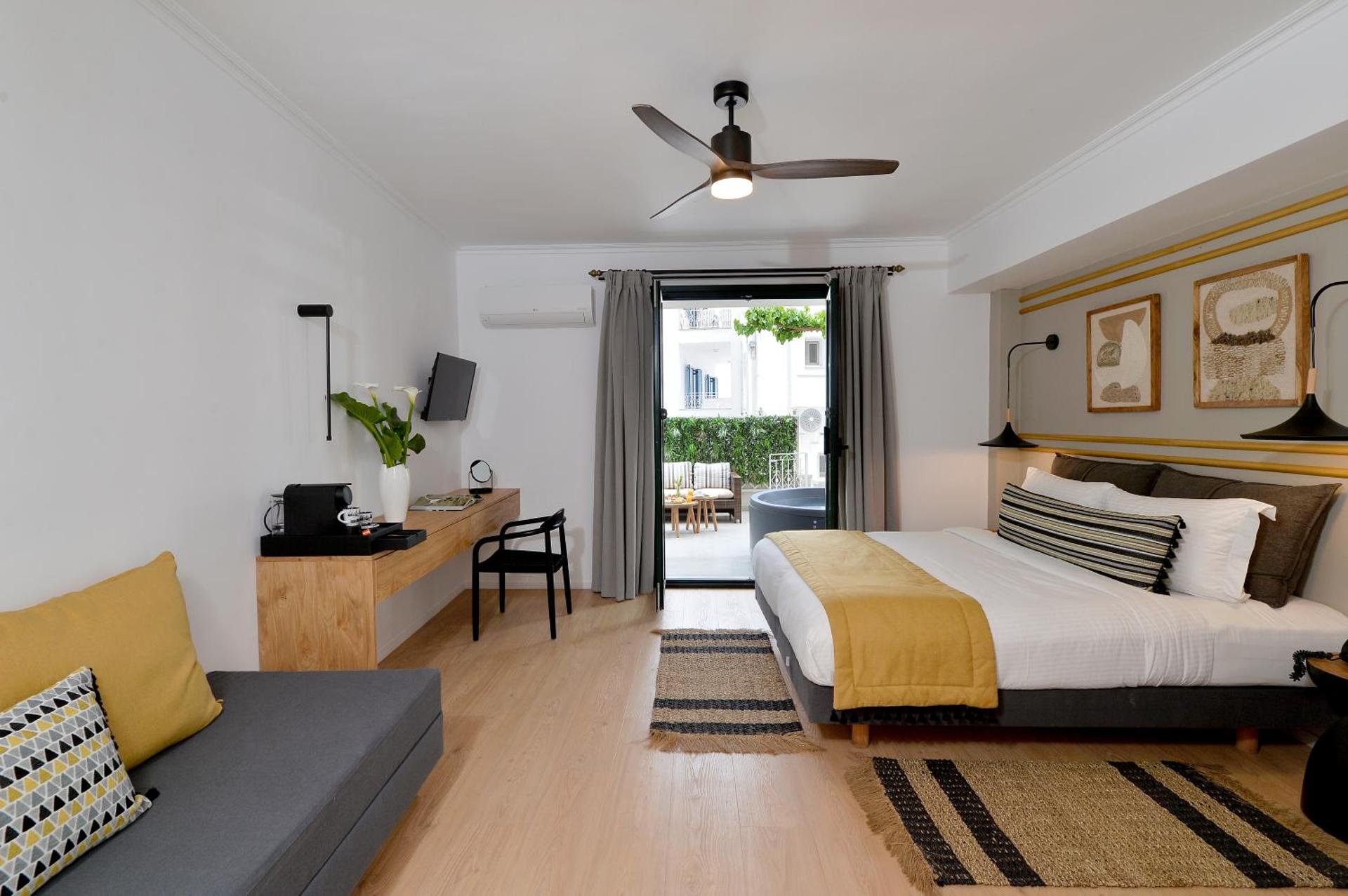 Junior Suite with Outdoor Hot Tub