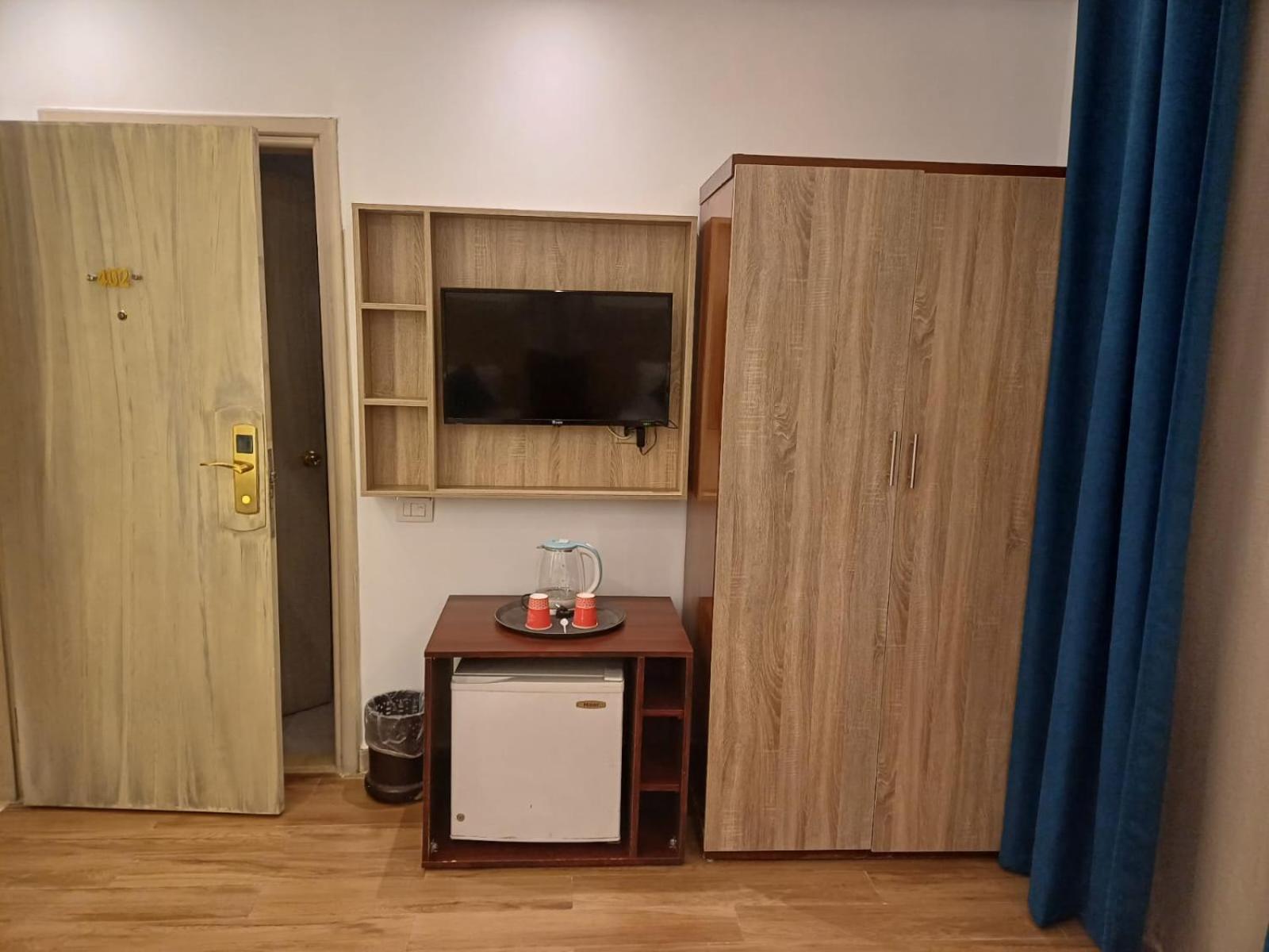 Golden Carven Hotel - Photo 35