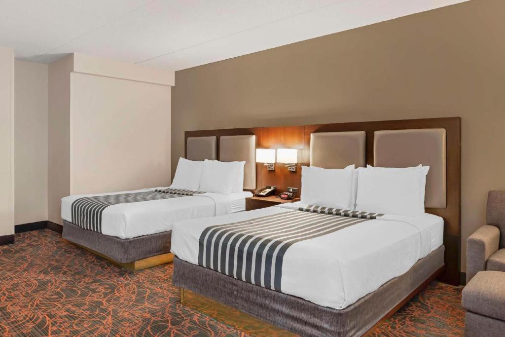 Best Western Plus Executive Inn - Photo 70